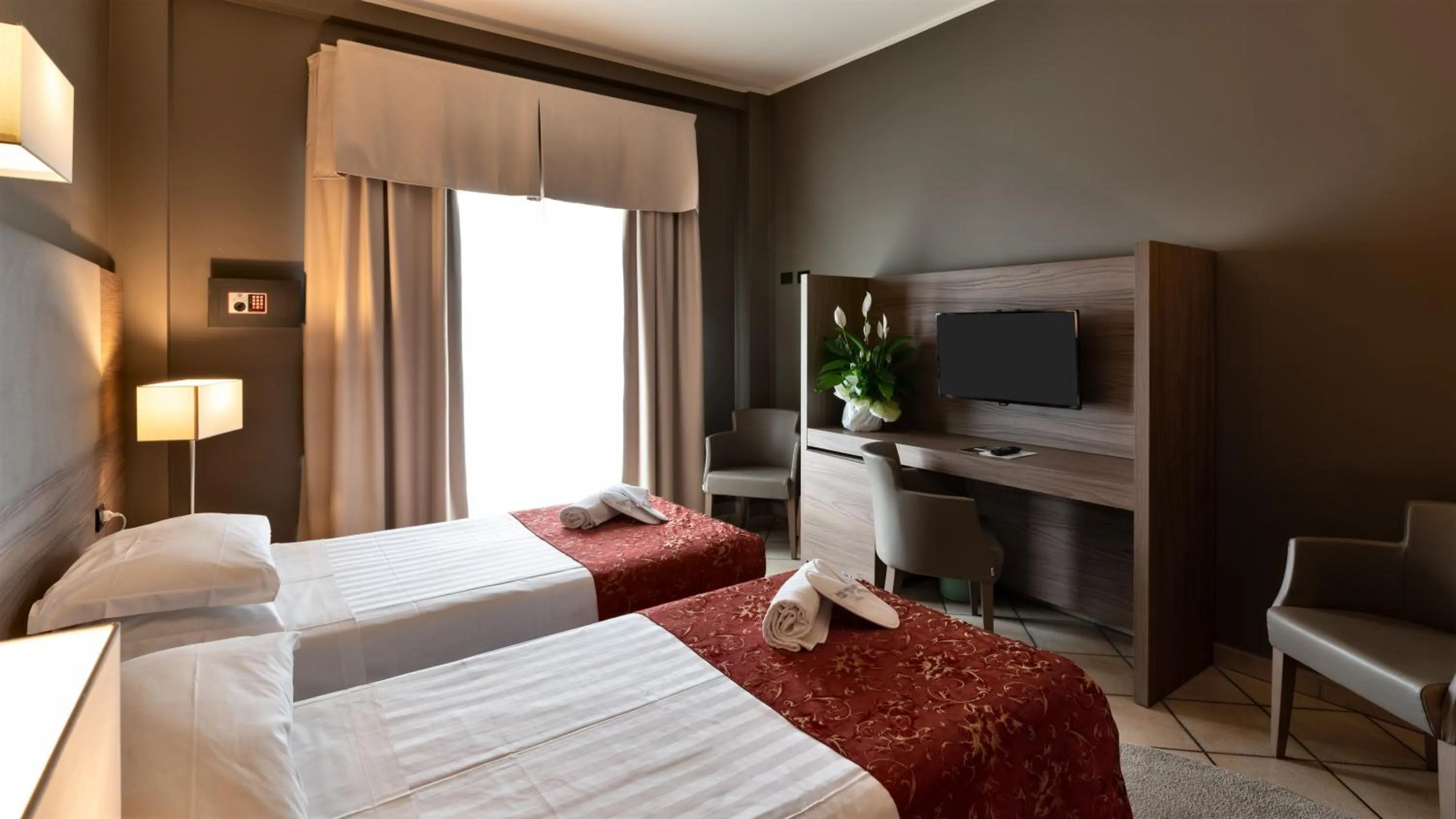 Double Room in Hotel Sunflower