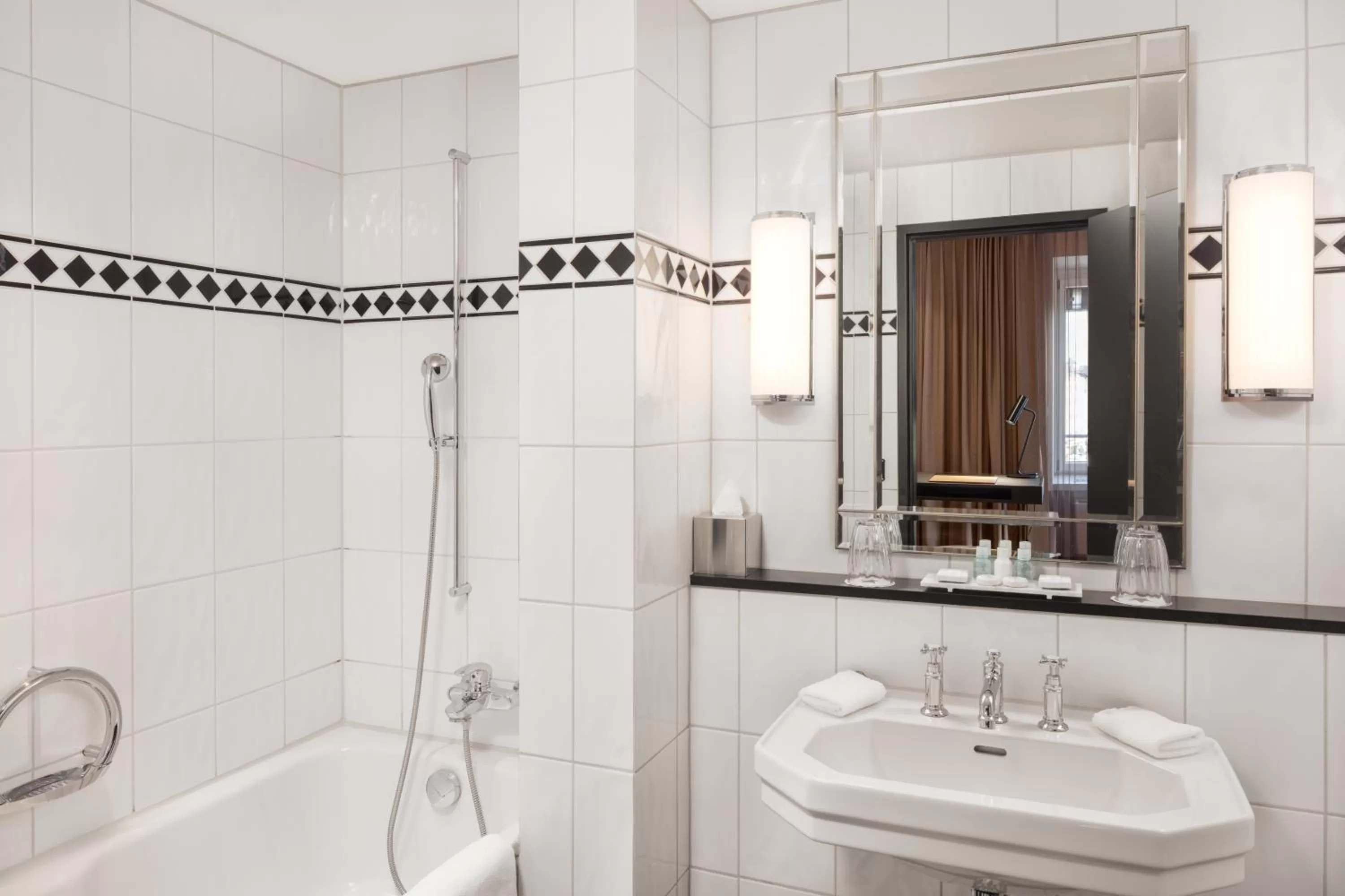 Superior Room with Sofa in Hotel Victoria