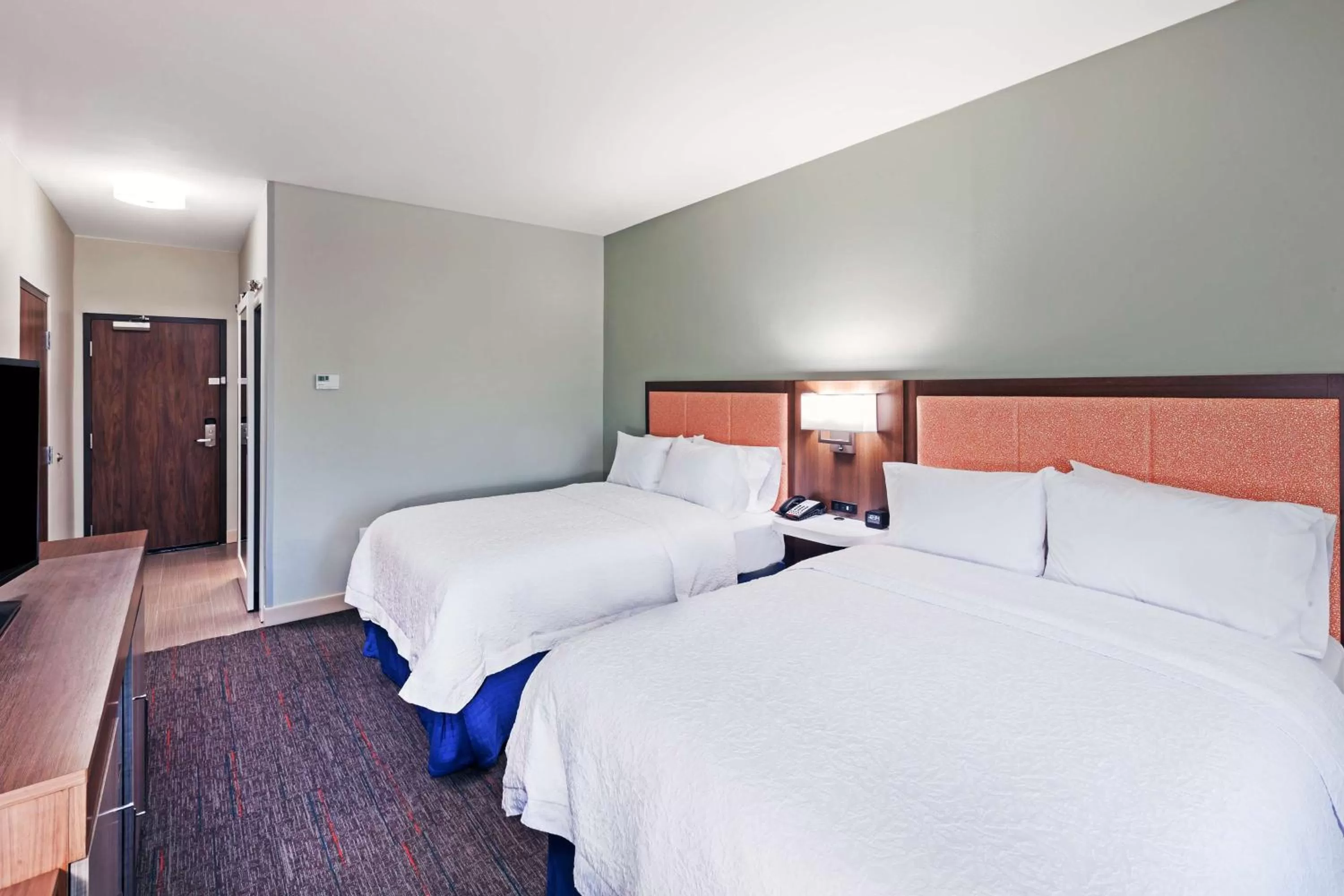 Queen Room with Two Queen Beds  - Hearing Accessible - Non-Smoking in Hampton Inn Ozona