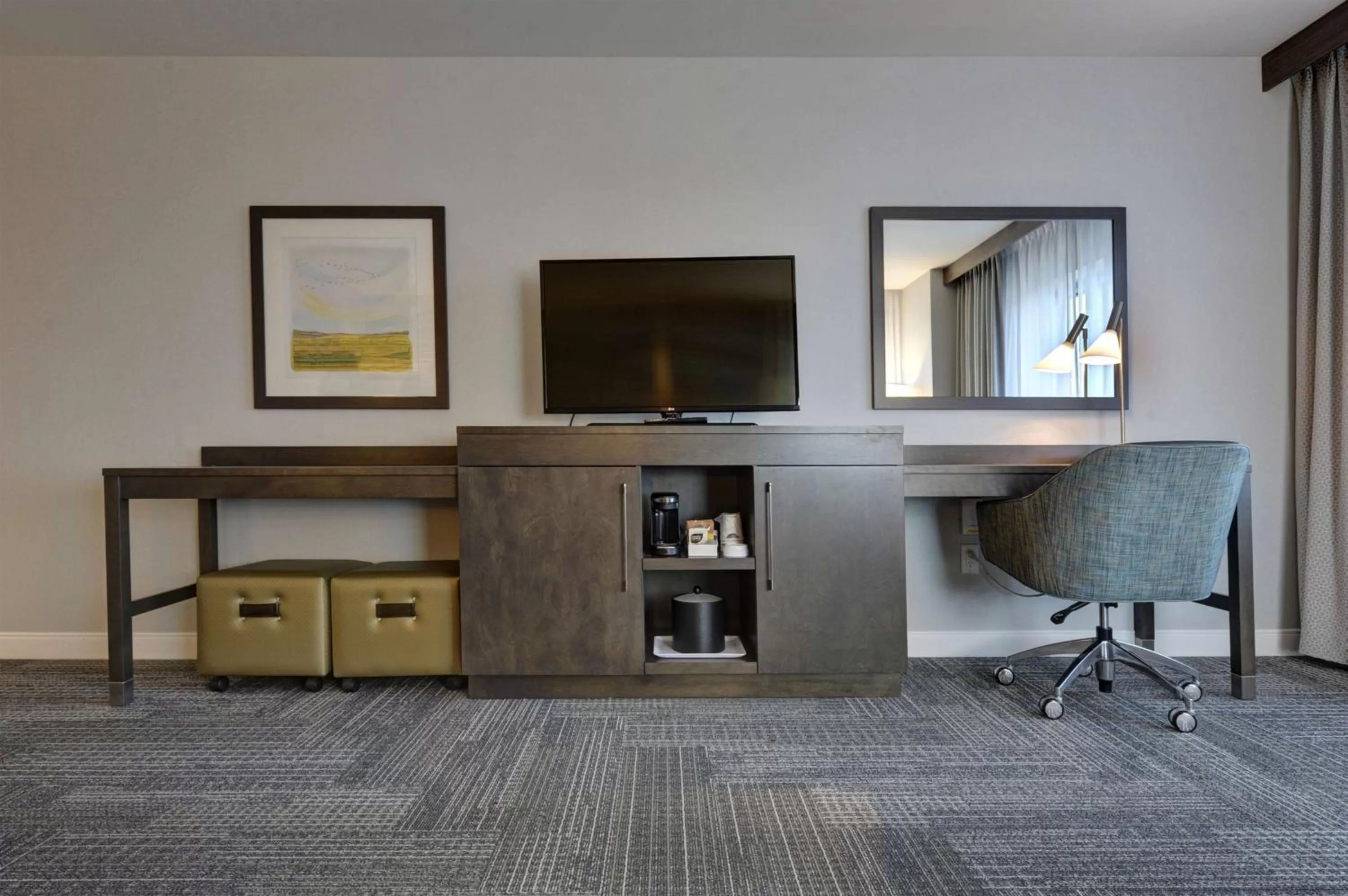 Queen Room with Two Queen Beds - Non-Smoking in Hampton Inn & Suites by Hilton Quebec City Levis