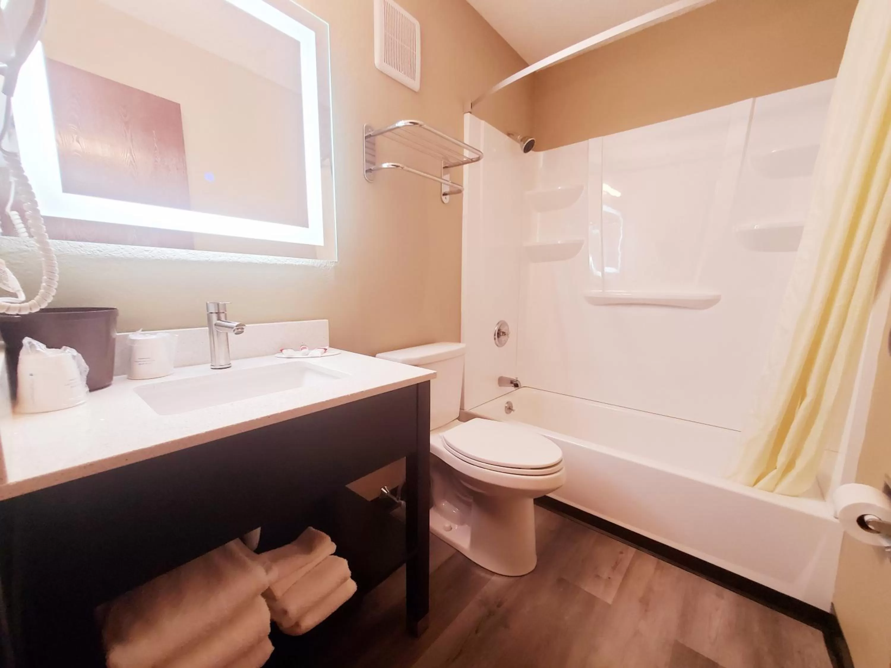 Deluxe Double Room with Two Double Beds - Non-Smoking in Super 8 by Wyndham Amsterdam