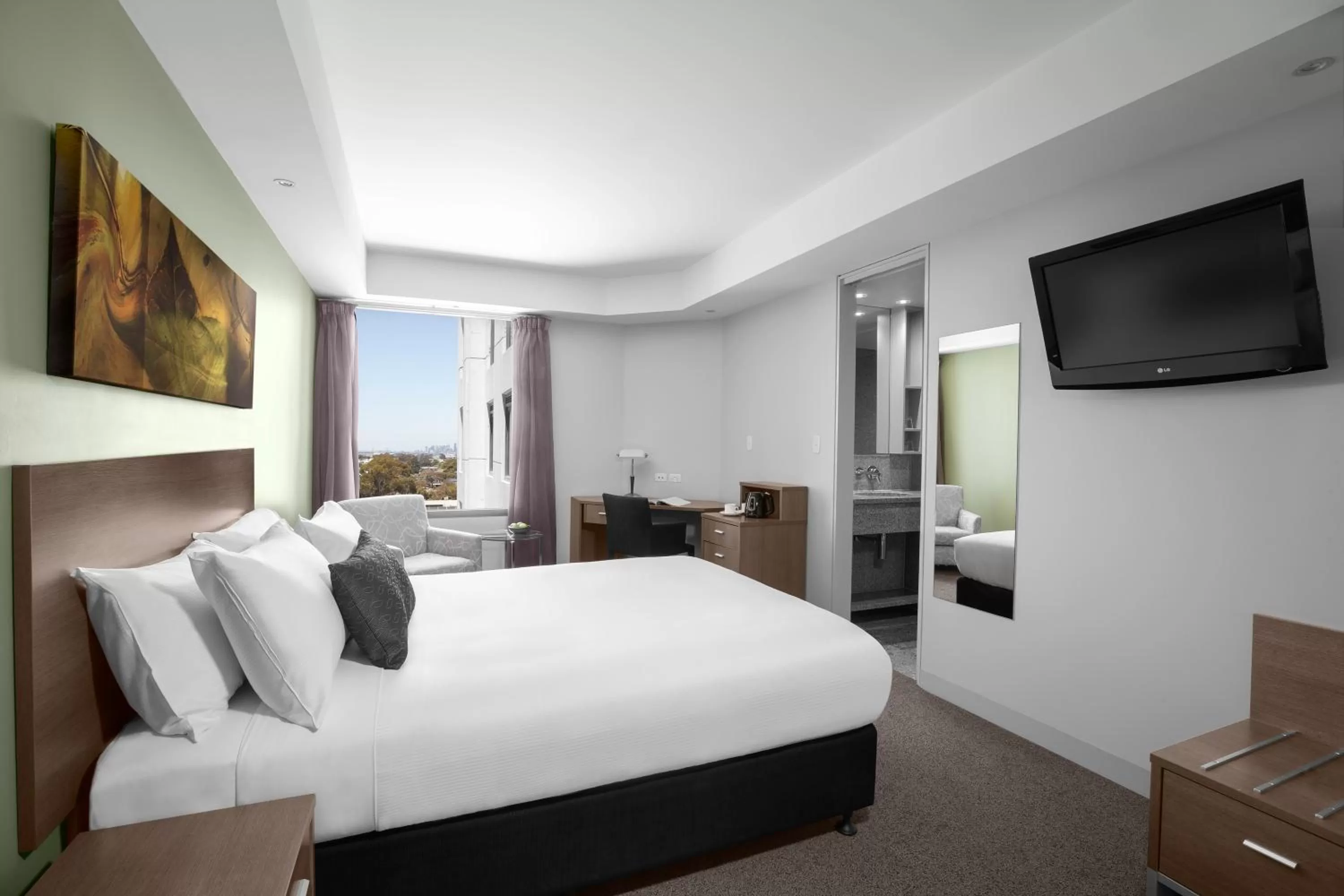 Staycation Package - Premier Studio with Free Parking For Seven Nights in Mantra Melbourne Airport