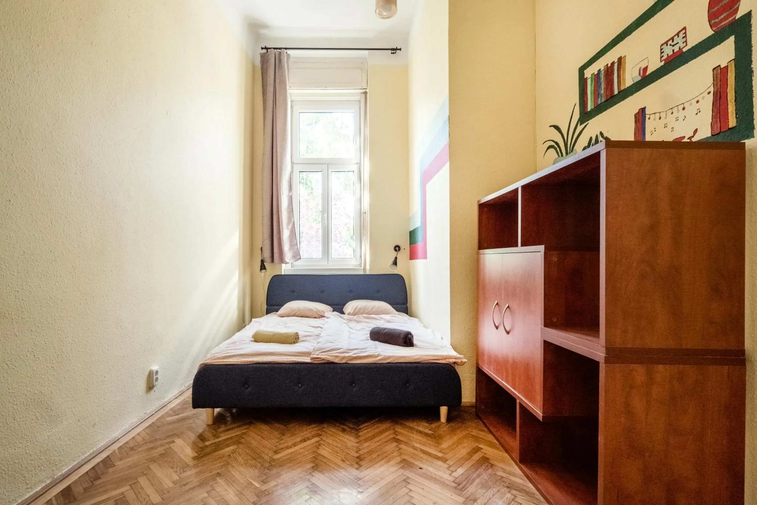 Budget Twin Room with Shared Bathroom in Baroque Hostel & Coworking