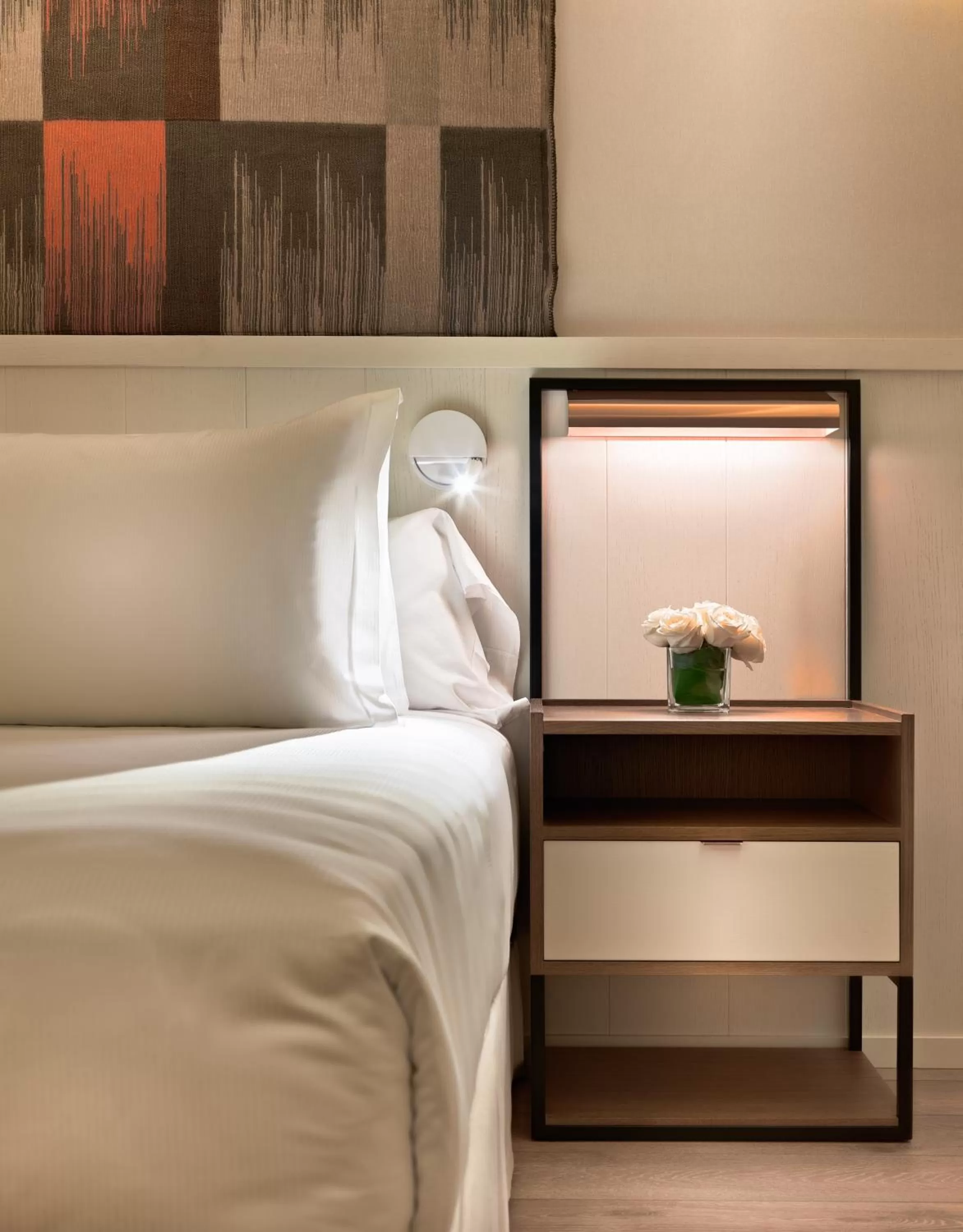 Classic Double or Twin Room in H10 Cubik 4* Sup