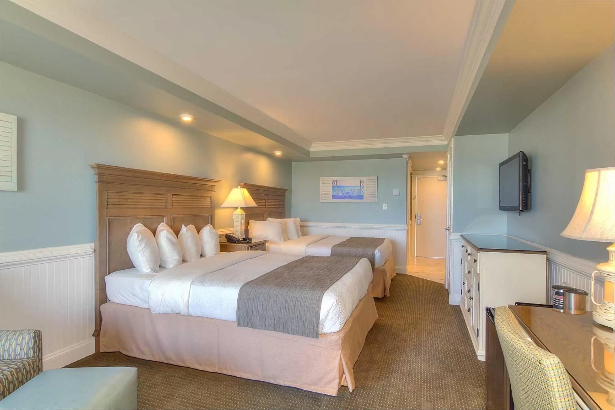 Dune View with Two Queen Beds- Tower Building in Shutters on the Banks