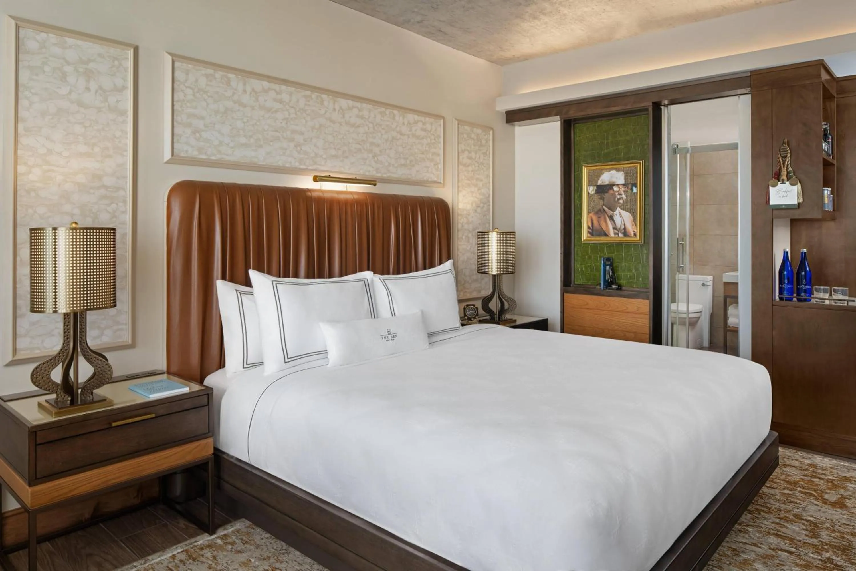 Guest room, 1 King, Marina view, Balcony in The Ben, Autograph Collection