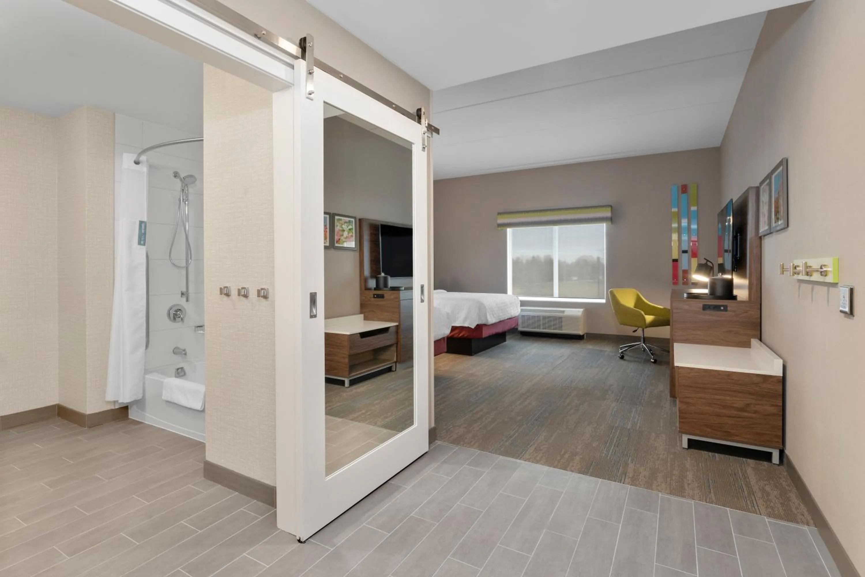Queen Room with Two Queen Beds and Bath Tub - Mobility Accessible in Hampton Inn By Hilton Cornwall