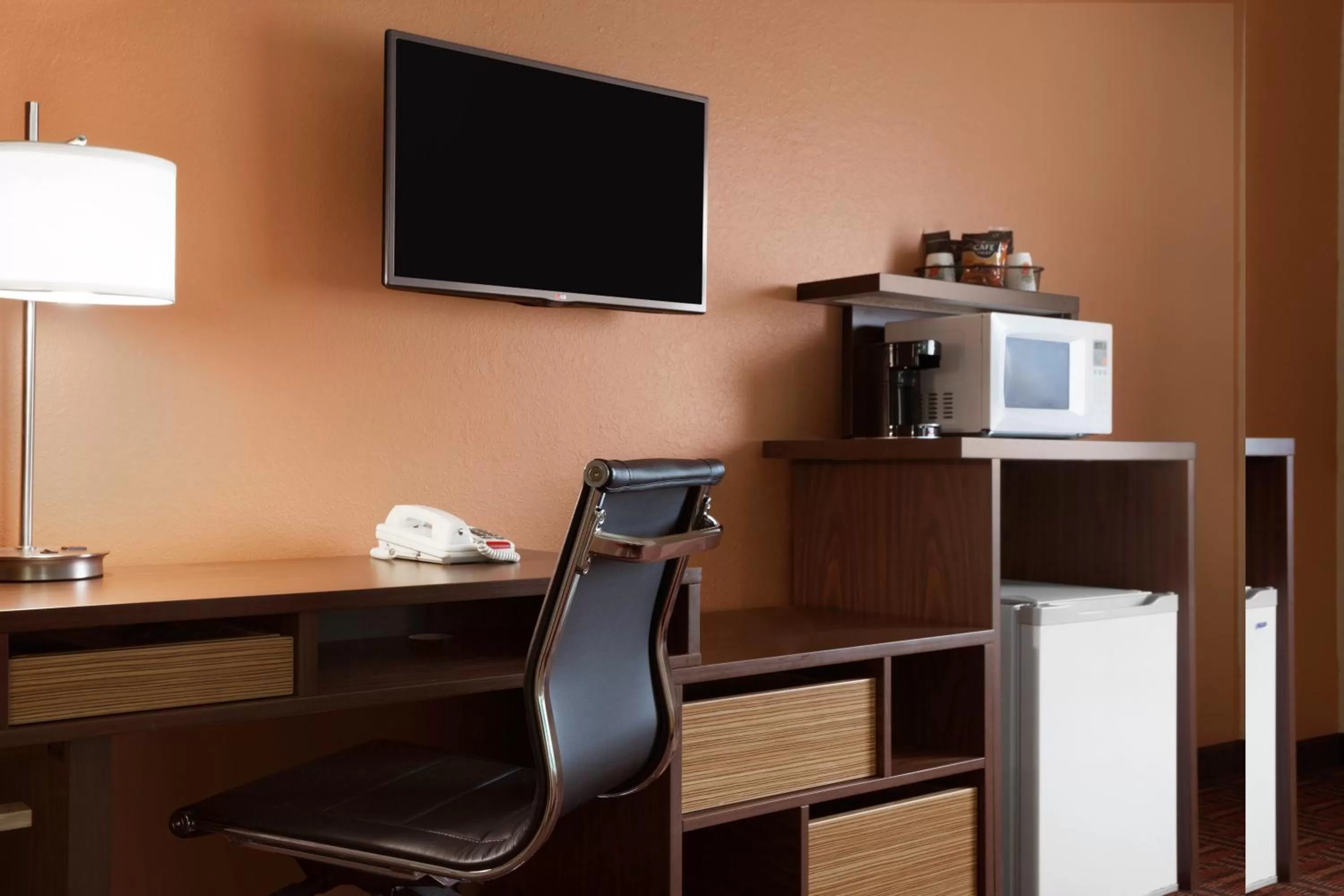 Queen Room with Two Queen Beds - Non-Smoking in Super 8 by Wyndham Marion