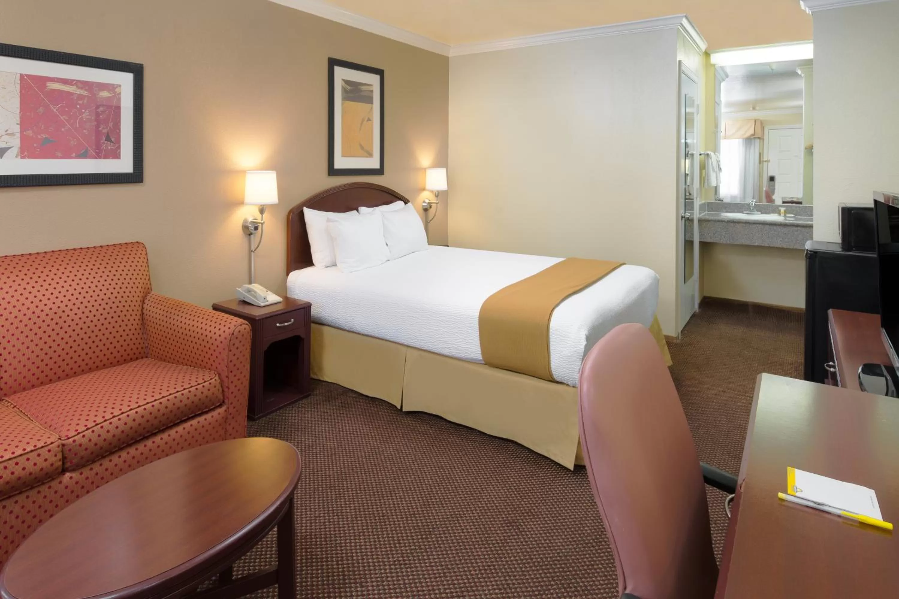King Room - Non-Smoking in Days Inn by Wyndham Pinole Berkeley