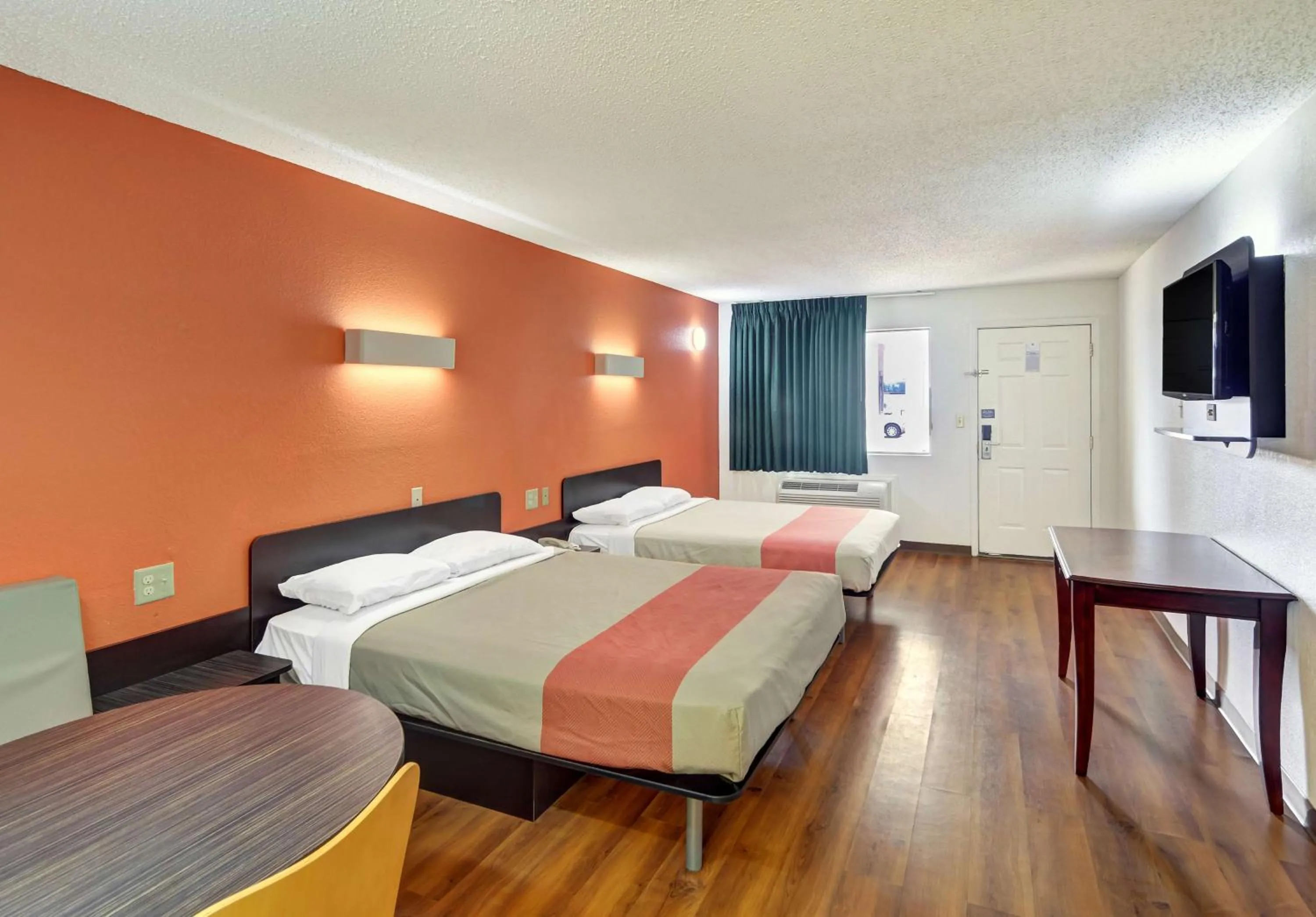 Queen Room with Two Queen Beds - Disability Access in Motel 6-Lindale, TX