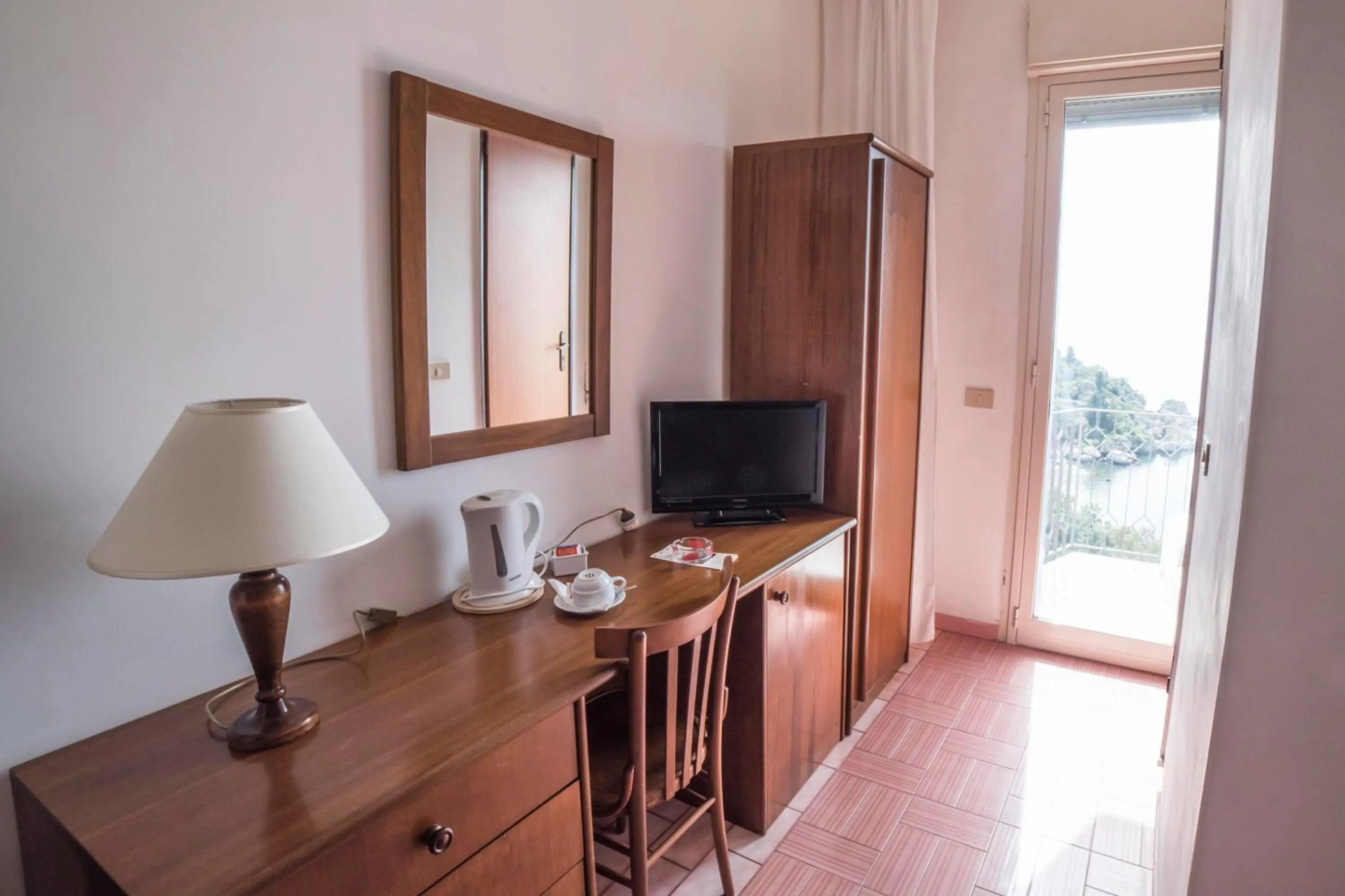 Single Room with Sea View in Hotel Isola Bella