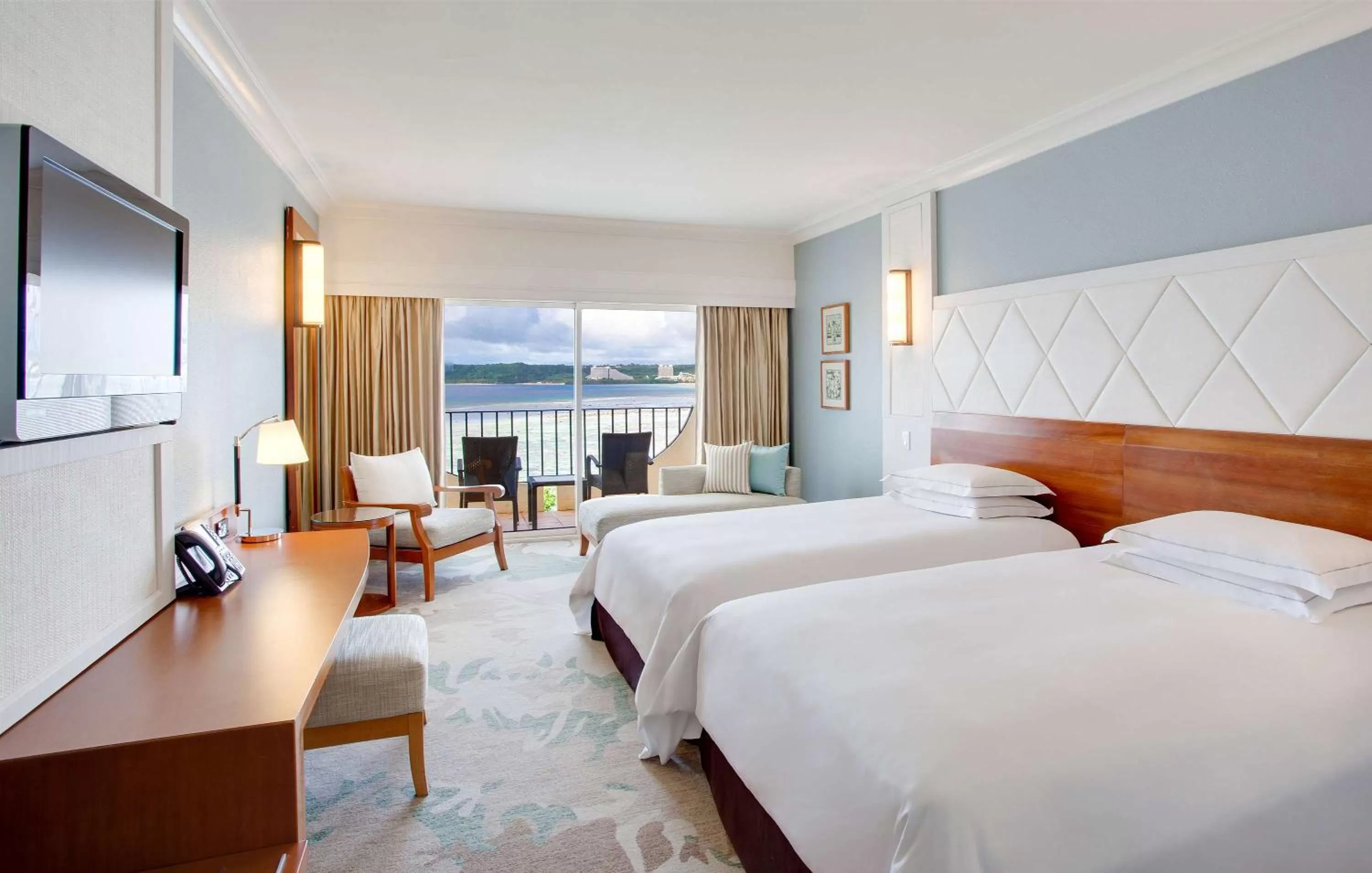 Main Ocean Double Room - With Ocean View and Accessible Tub in Hilton Guam Resort & Spa