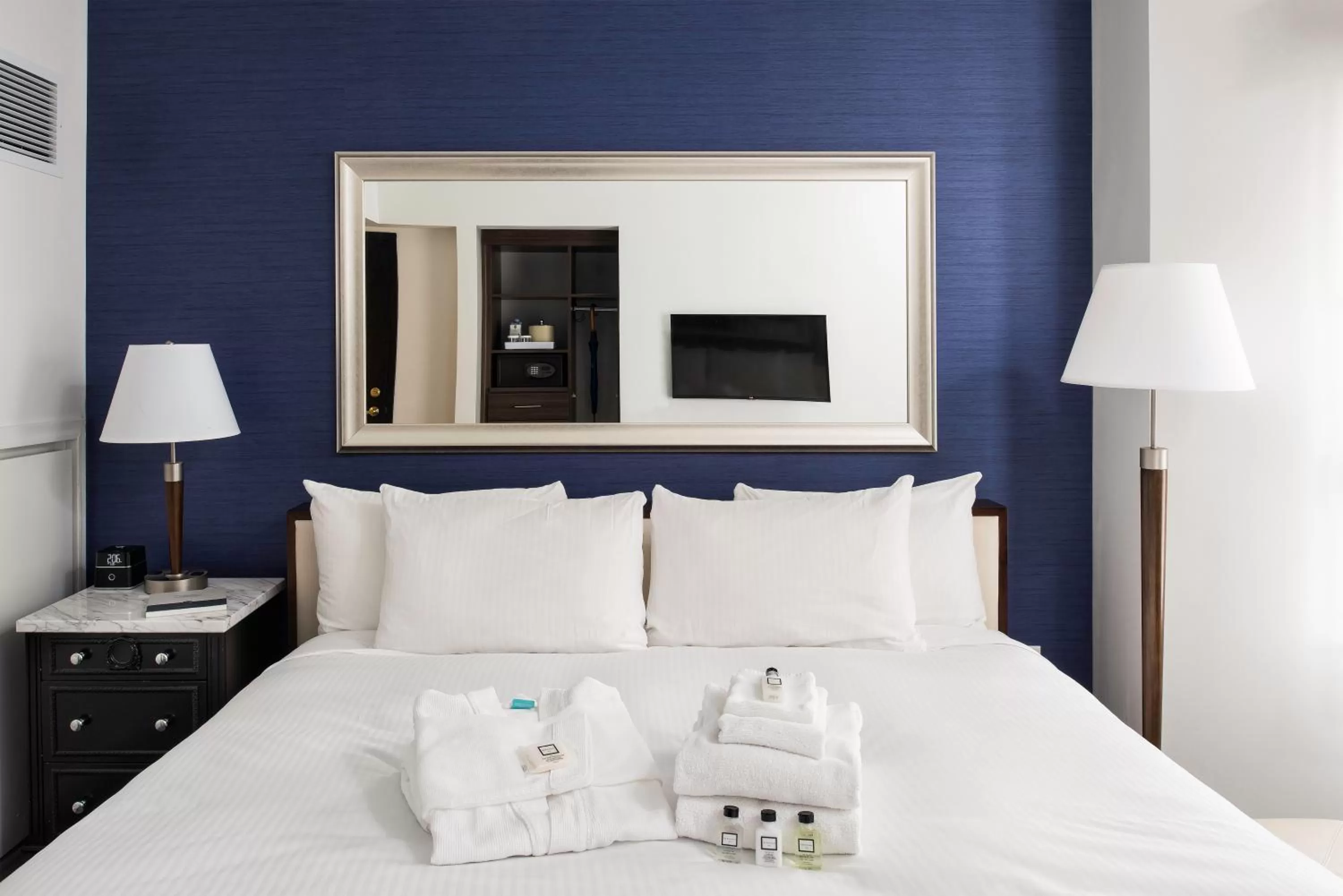 King Deluxe Room in Phoenix Park Hotel