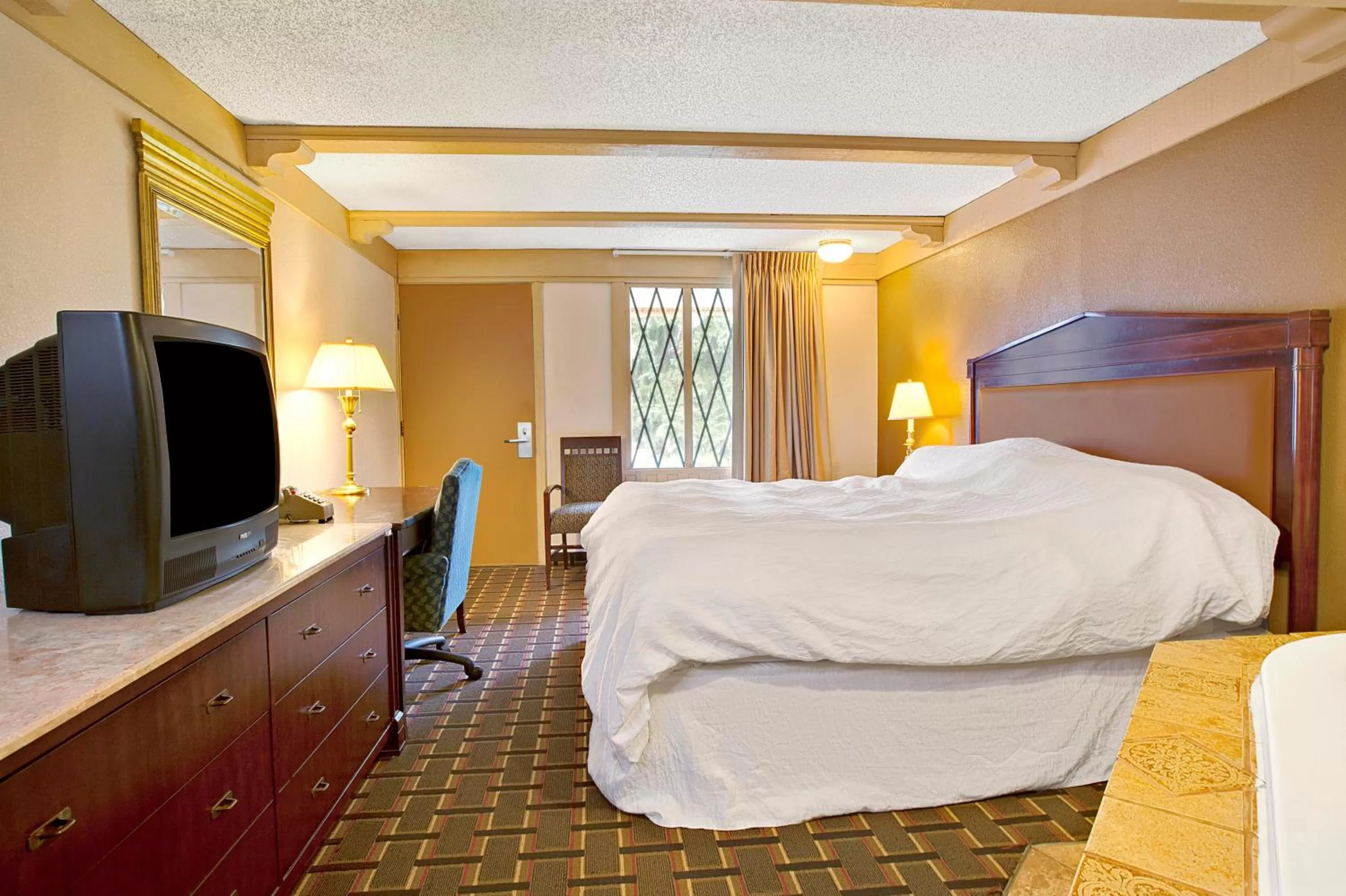 King Room - Non-Smoking in Knights Inn Greensburg