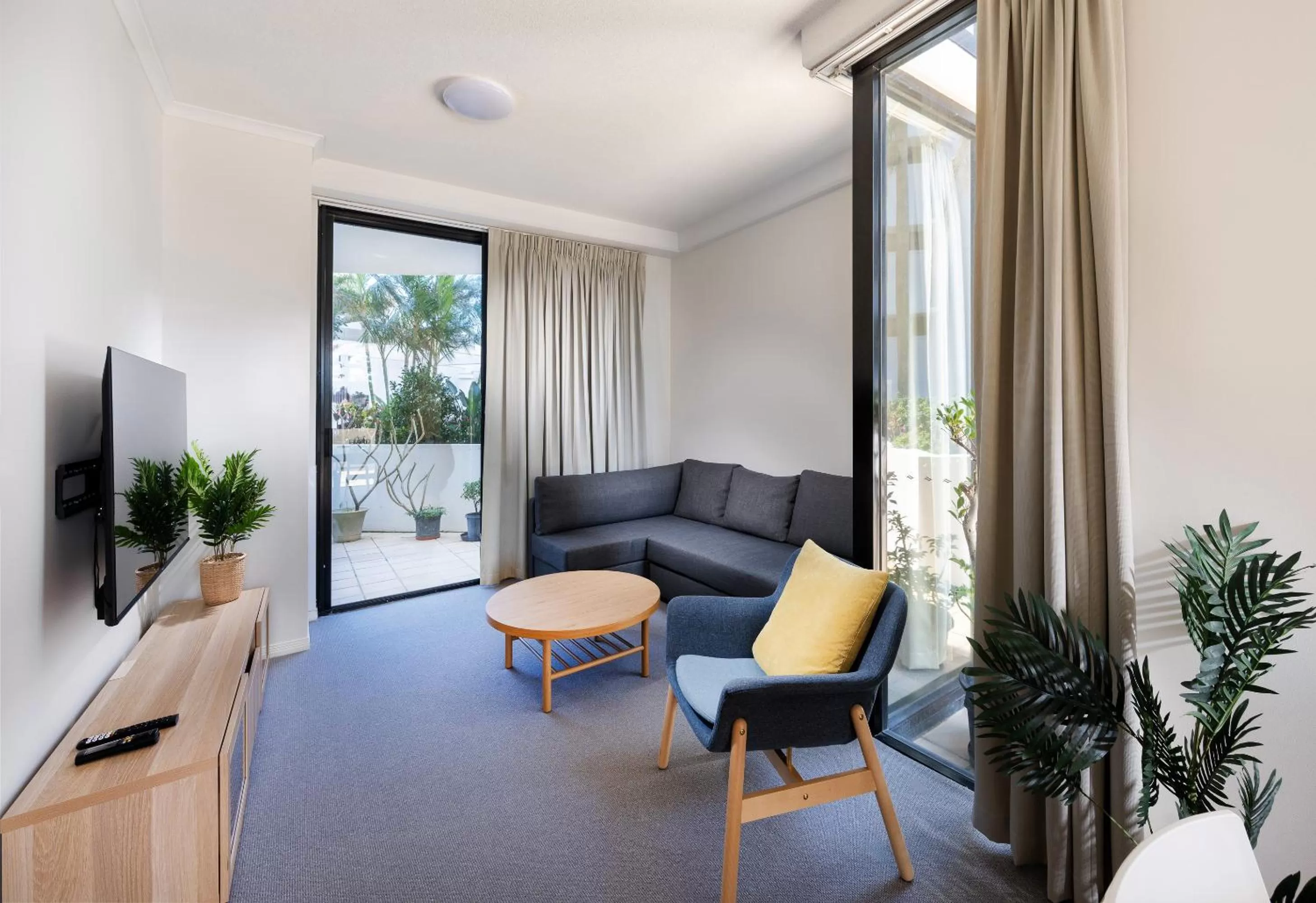 Apartment with Garden View in Mantra Coolangatta Beach
