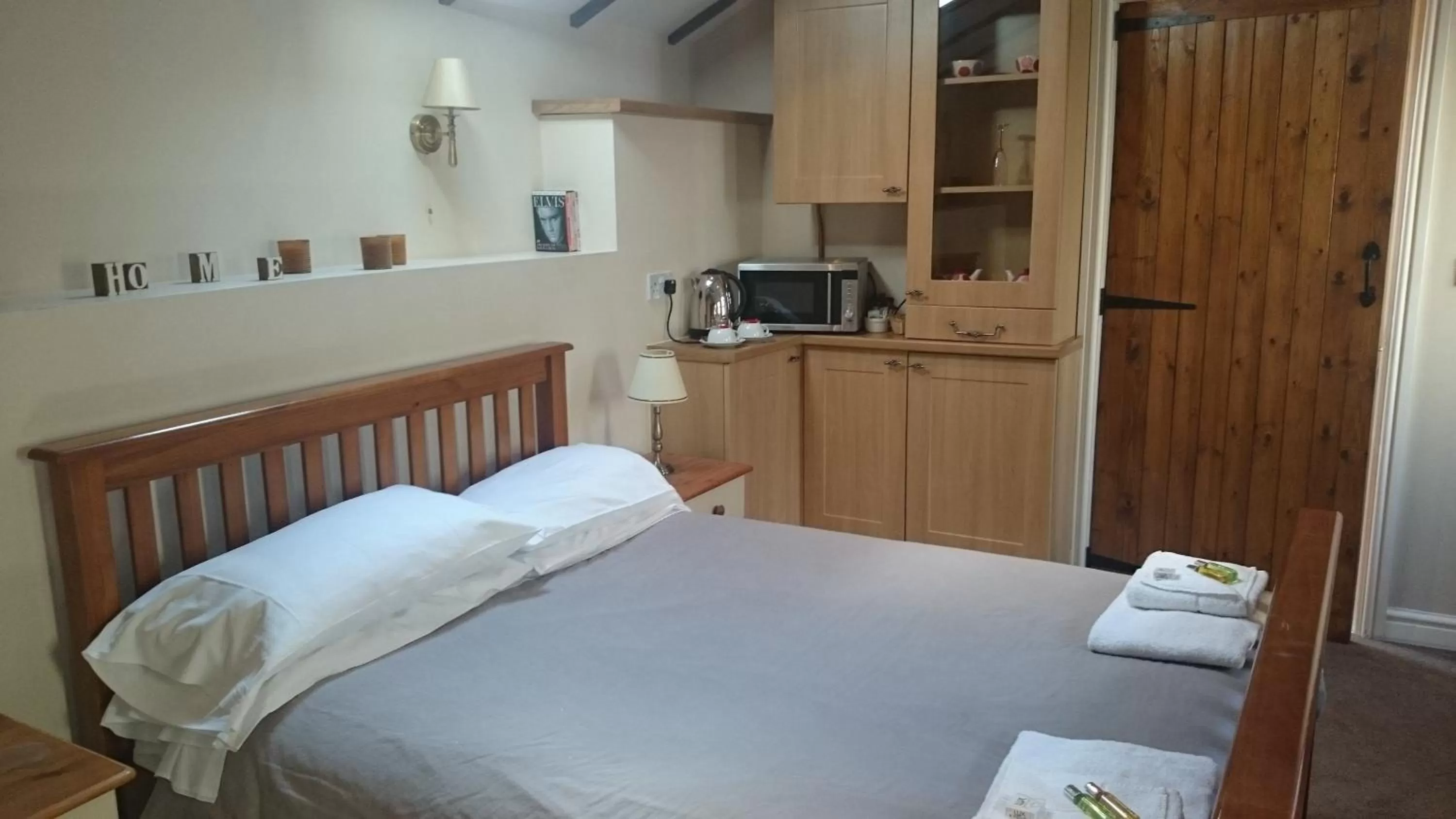 Deluxe Double Room with Shower in The New Swan Hotel
