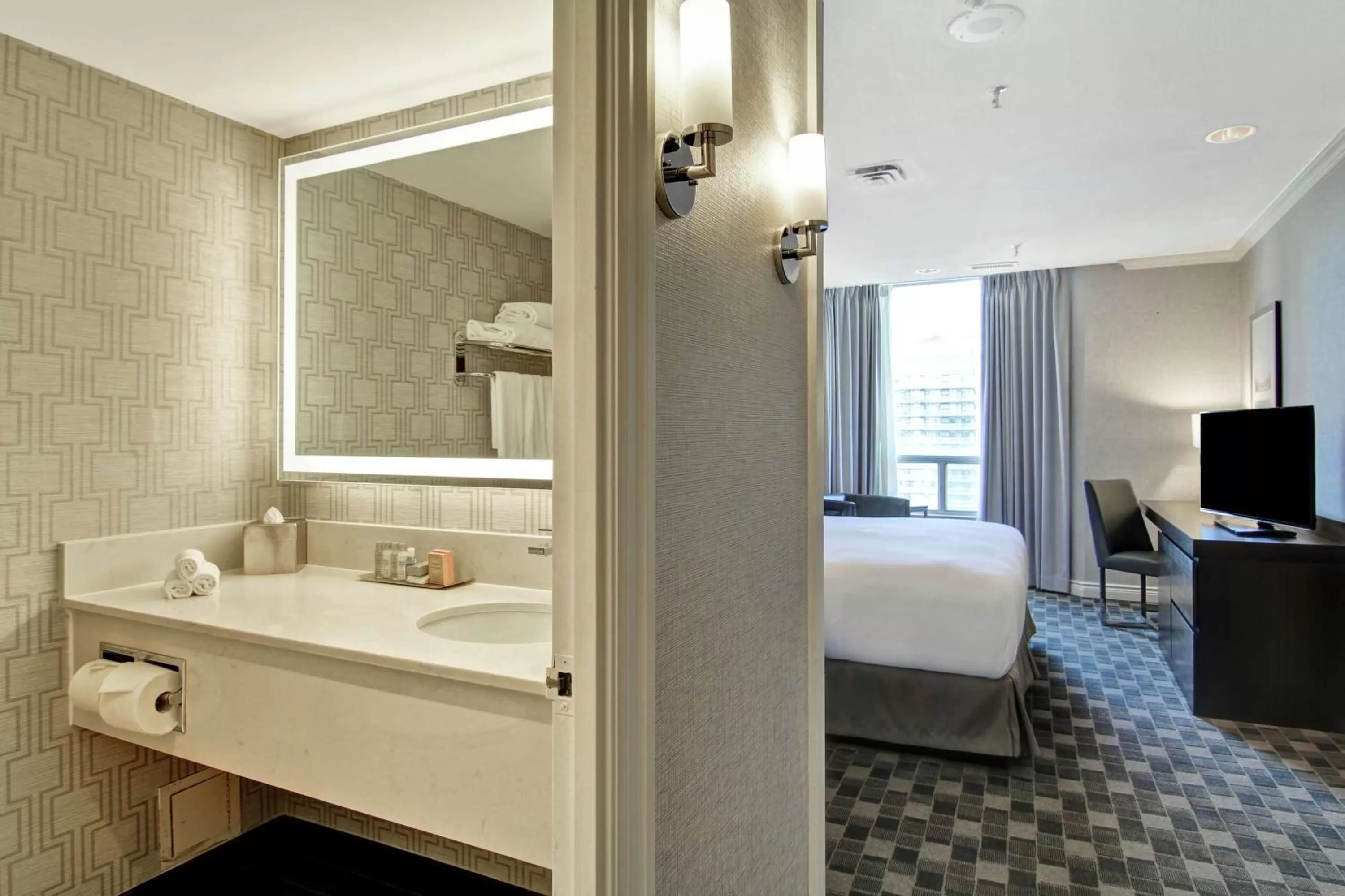 Premium King Suite in DoubleTree by Hilton Toronto Downtown