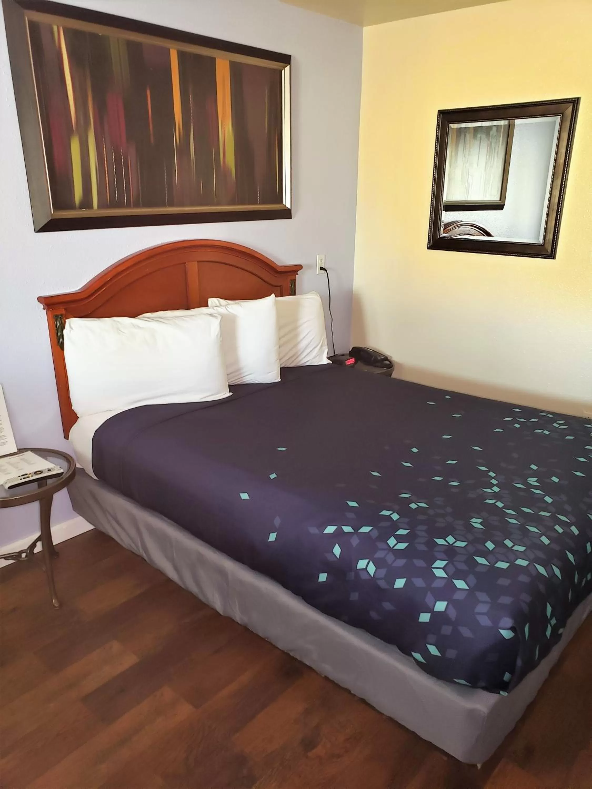 California Suites Motel