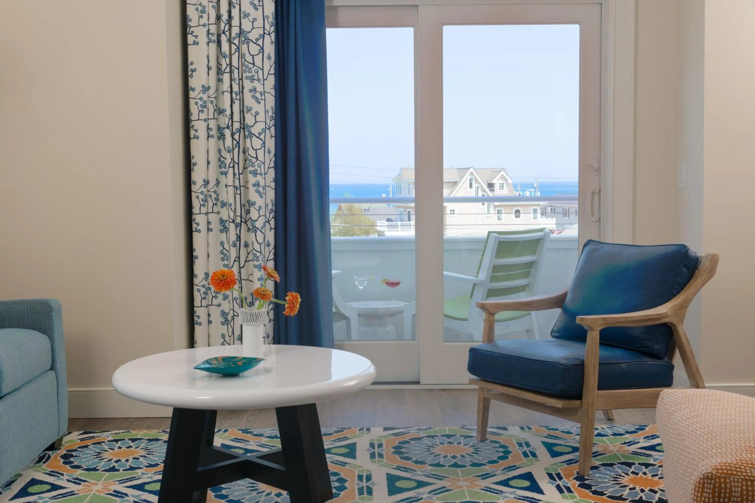 Deluxe Suite with Sea View in The Break Hotel