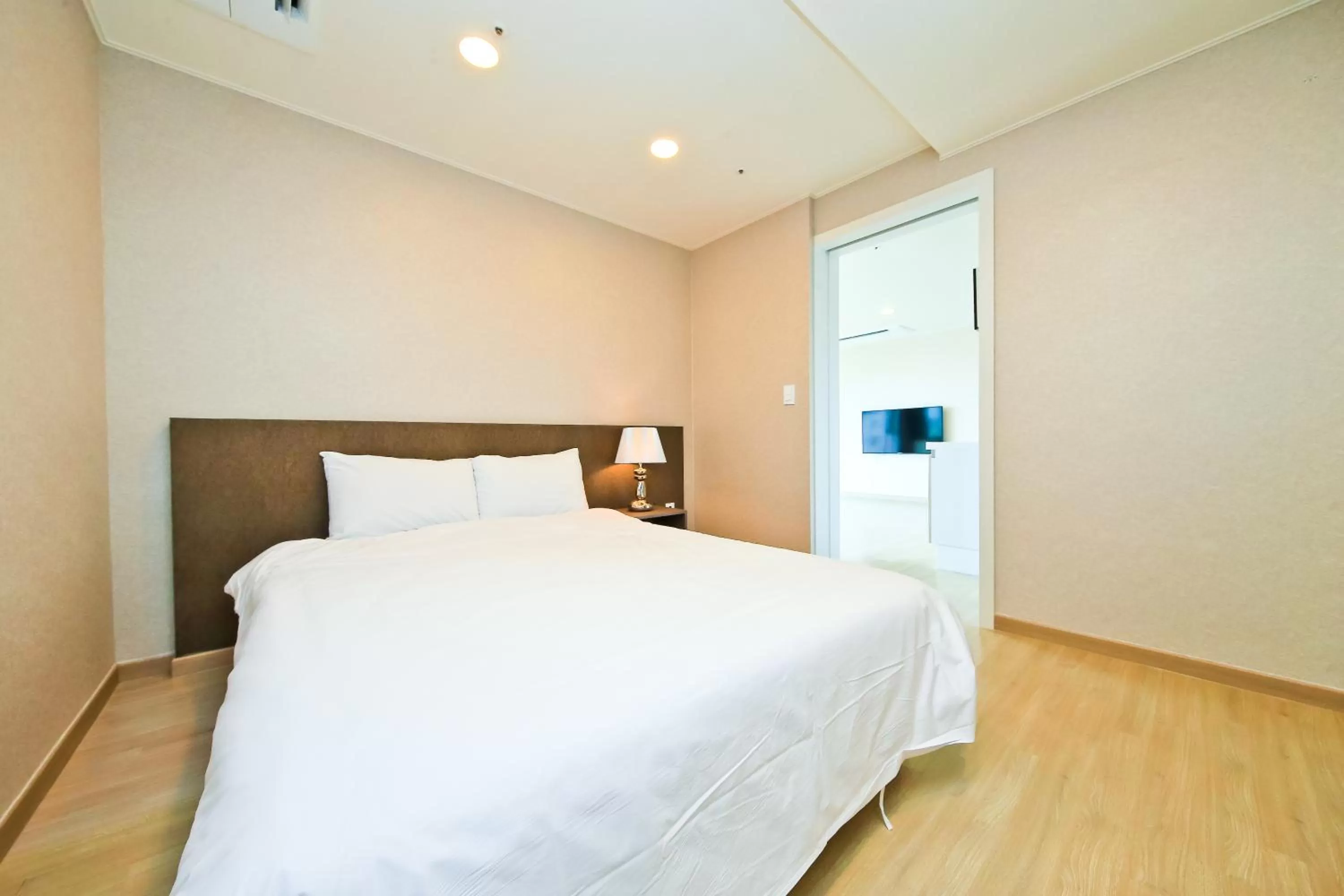 Deluxe Double Room with Side Sea View in Pampas Resort