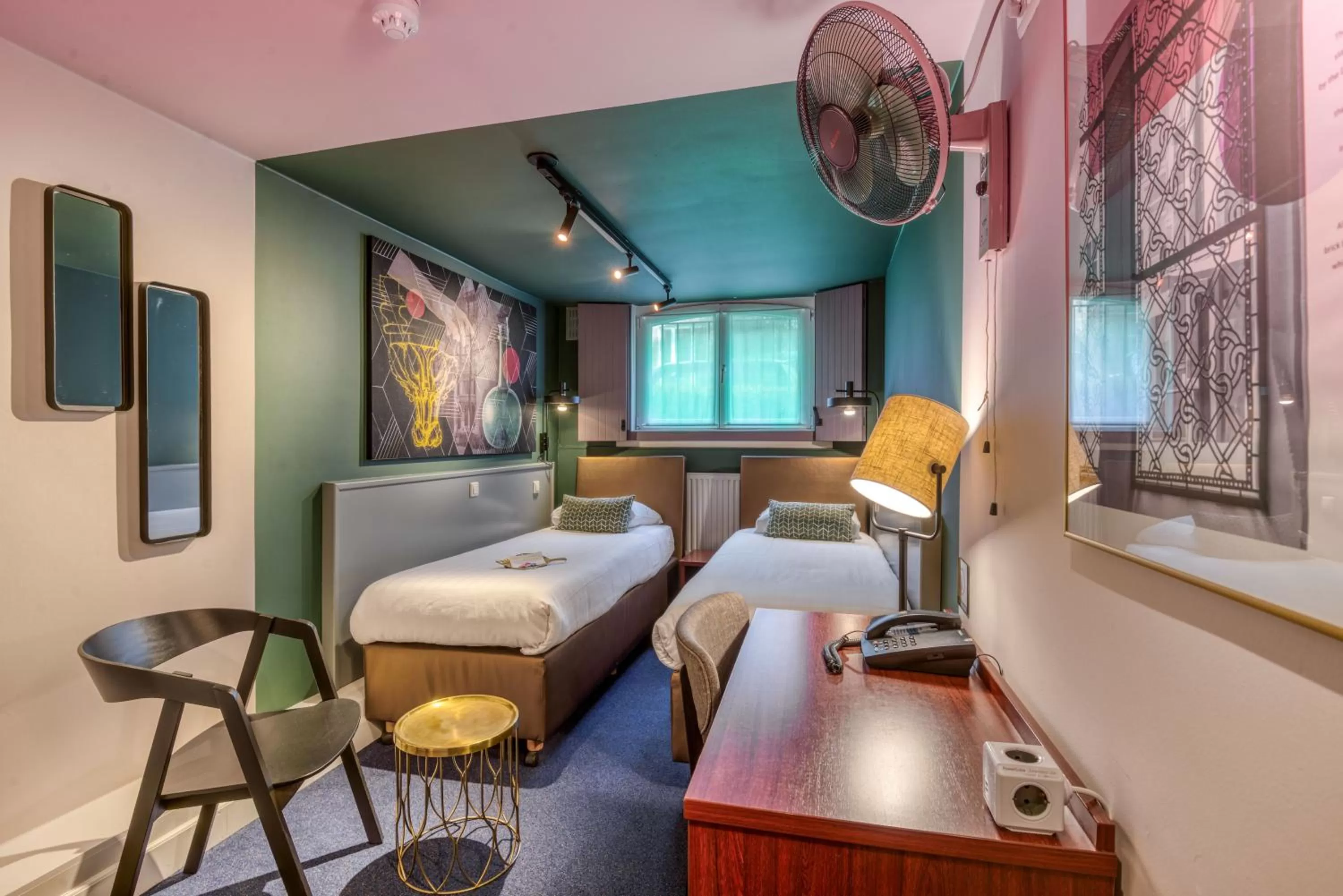 Twin Room in Hotel Alexander