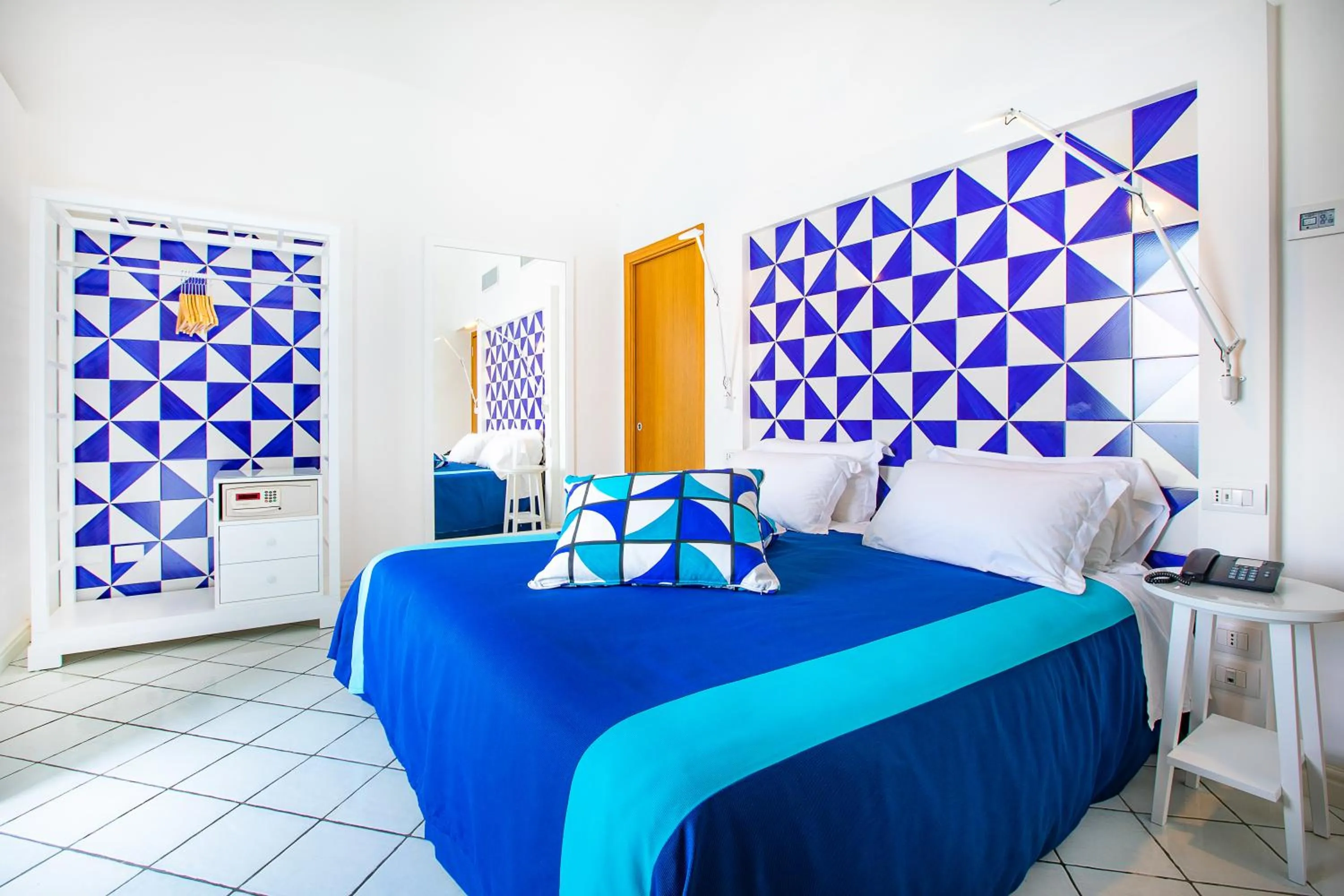 Classic Double Room with Sea View in Hotel Torre Barbara