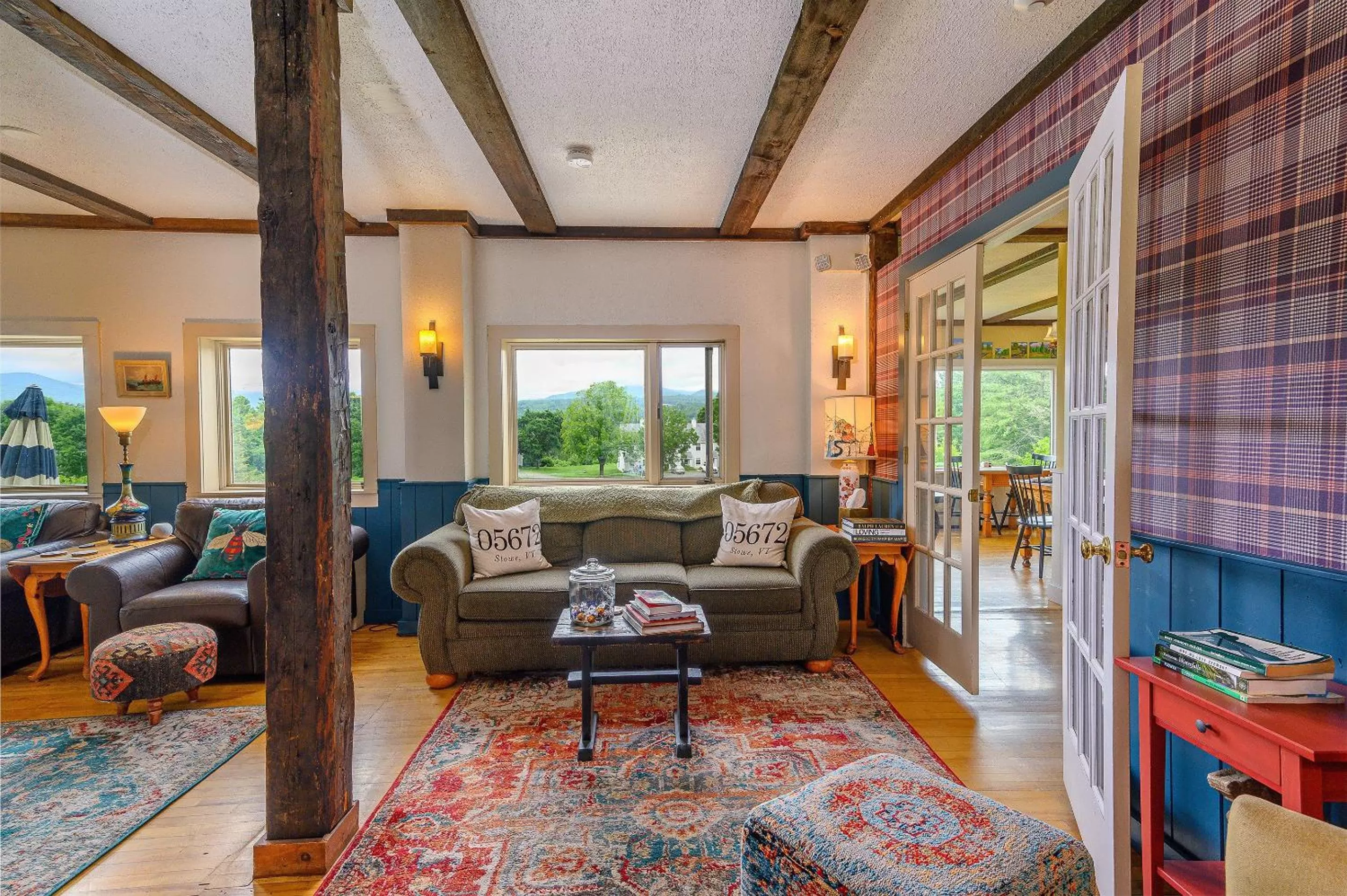 Living room in Brass Lantern Inn