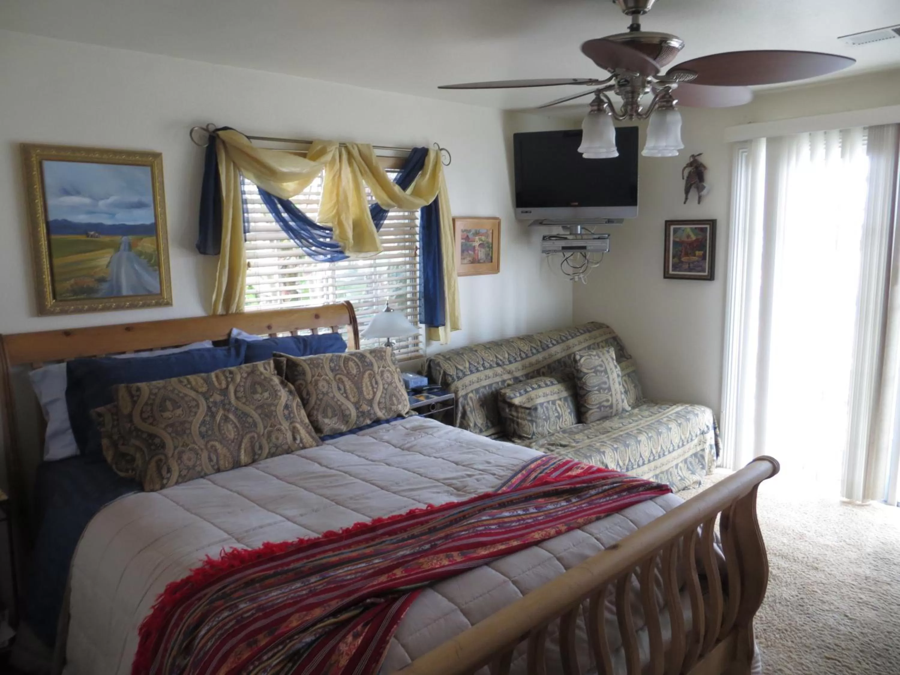 Deluxe Family Room - single occupancy in Always Inn San Clemente Bed & Breakfast by Elevate Rooms