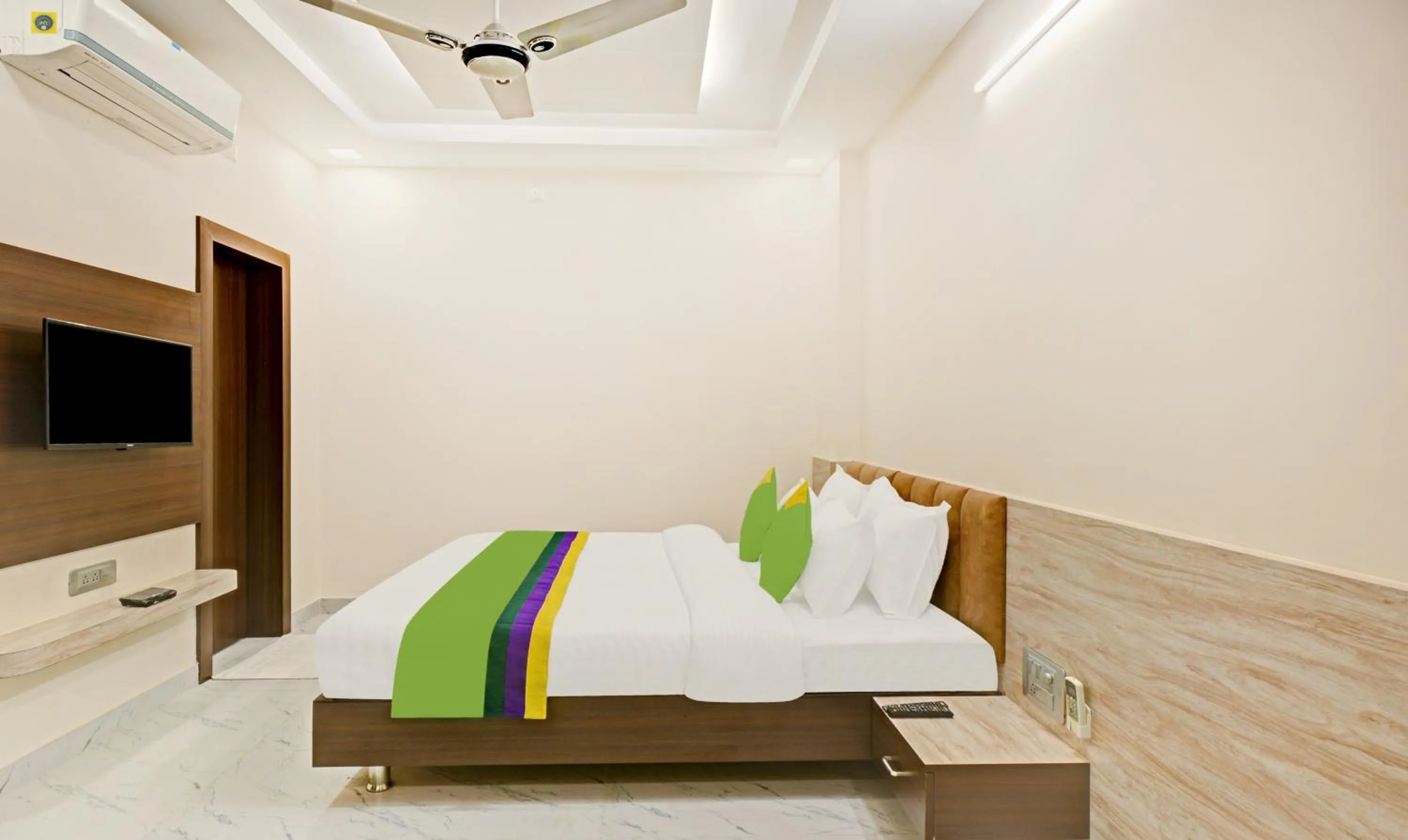 Standard Double Room in Treebo Trend Paras Raj