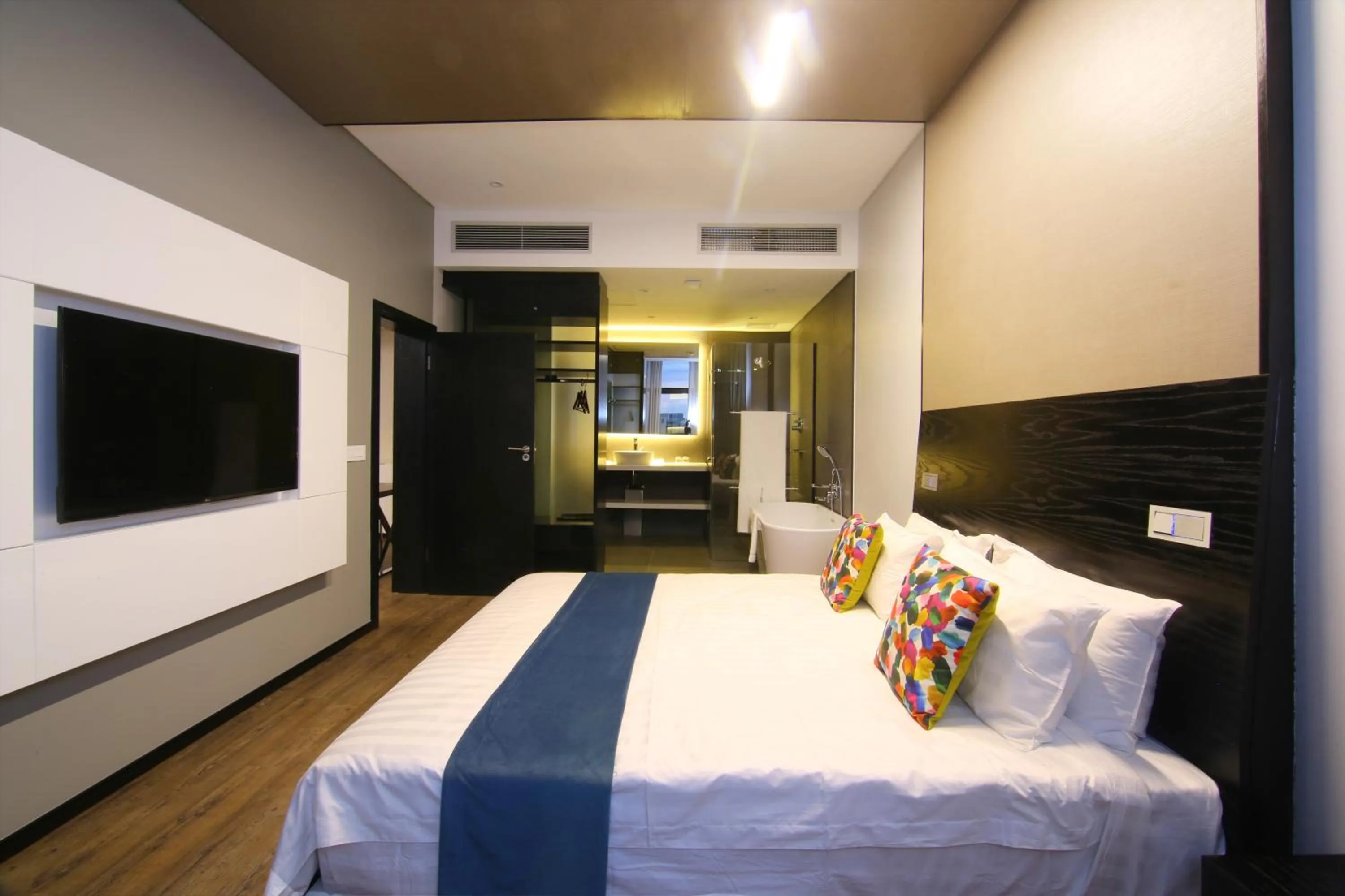 King Suite - single occupancy in Room50Two