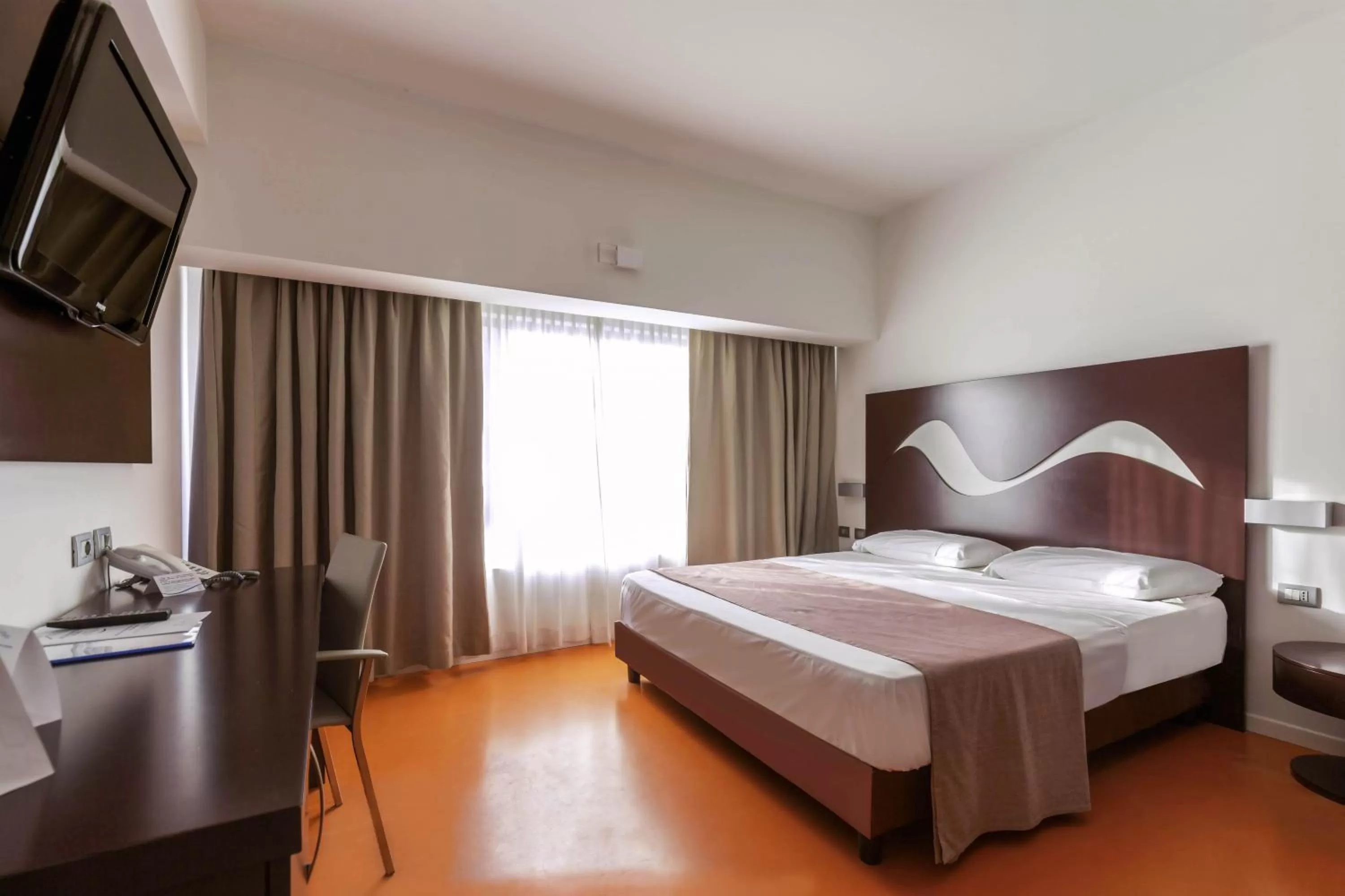 Double or Twin Room with City View - single occupancy in Hotel Poseidon