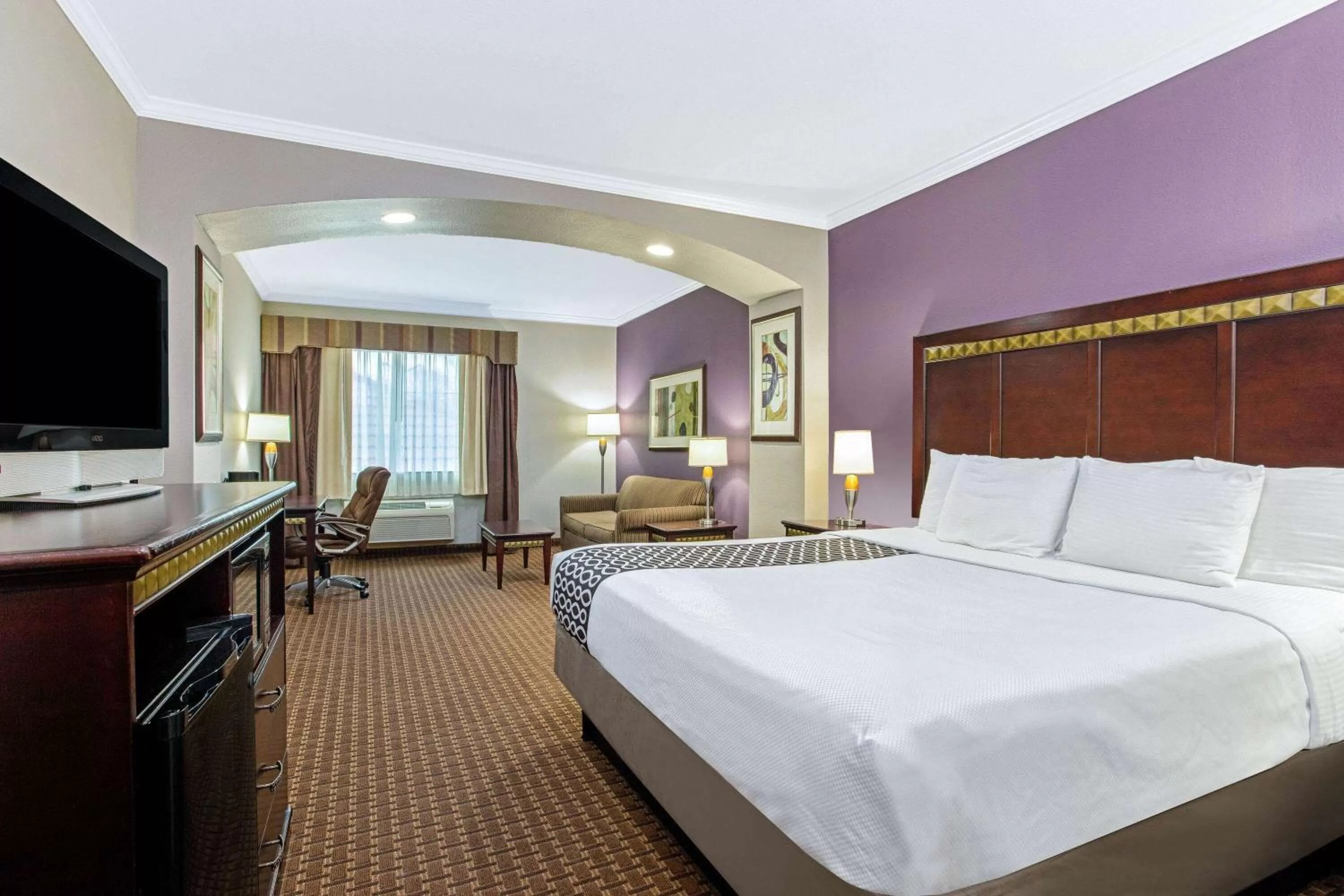 Deluxe King Room - Non-Smoking in La Quinta by Wyndham Cleburne