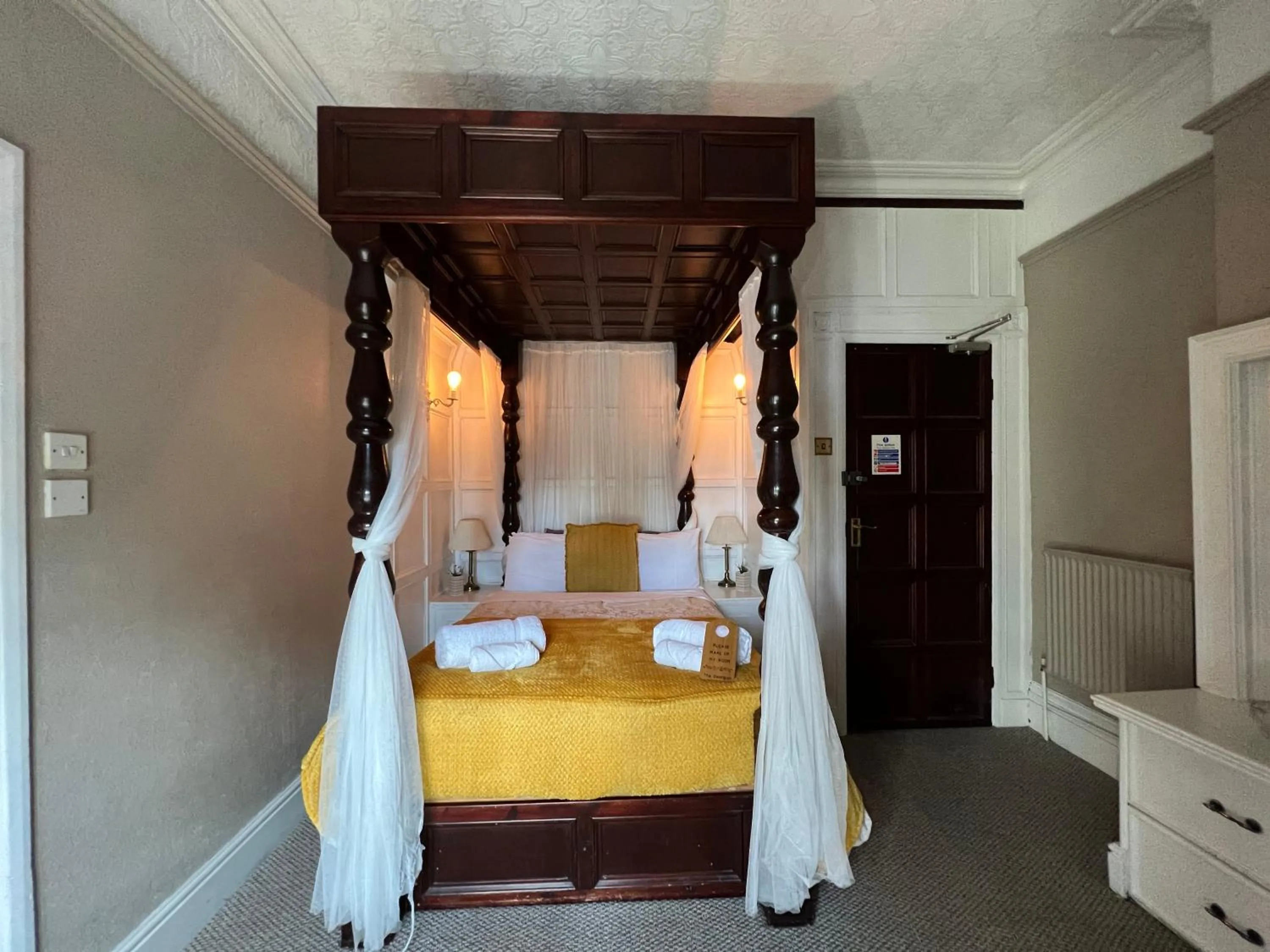 Double Room with Four Poster Bed in Georgian House Hotel