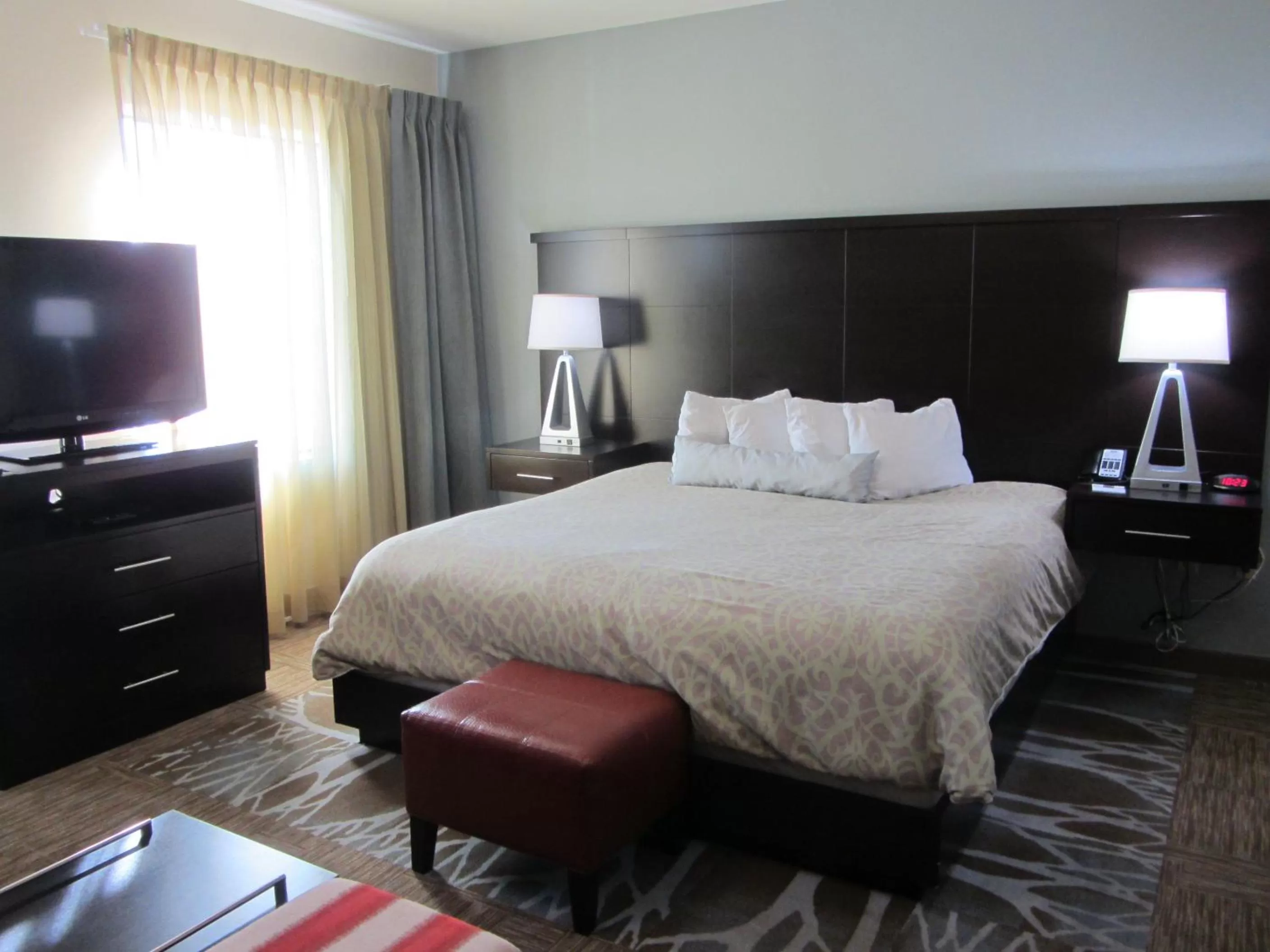 Studio Queen Suite with Accessible Roll In Shower - Non-Smoking in Staybridge Suites Amarillo Western Crossing, an IHG Hotel