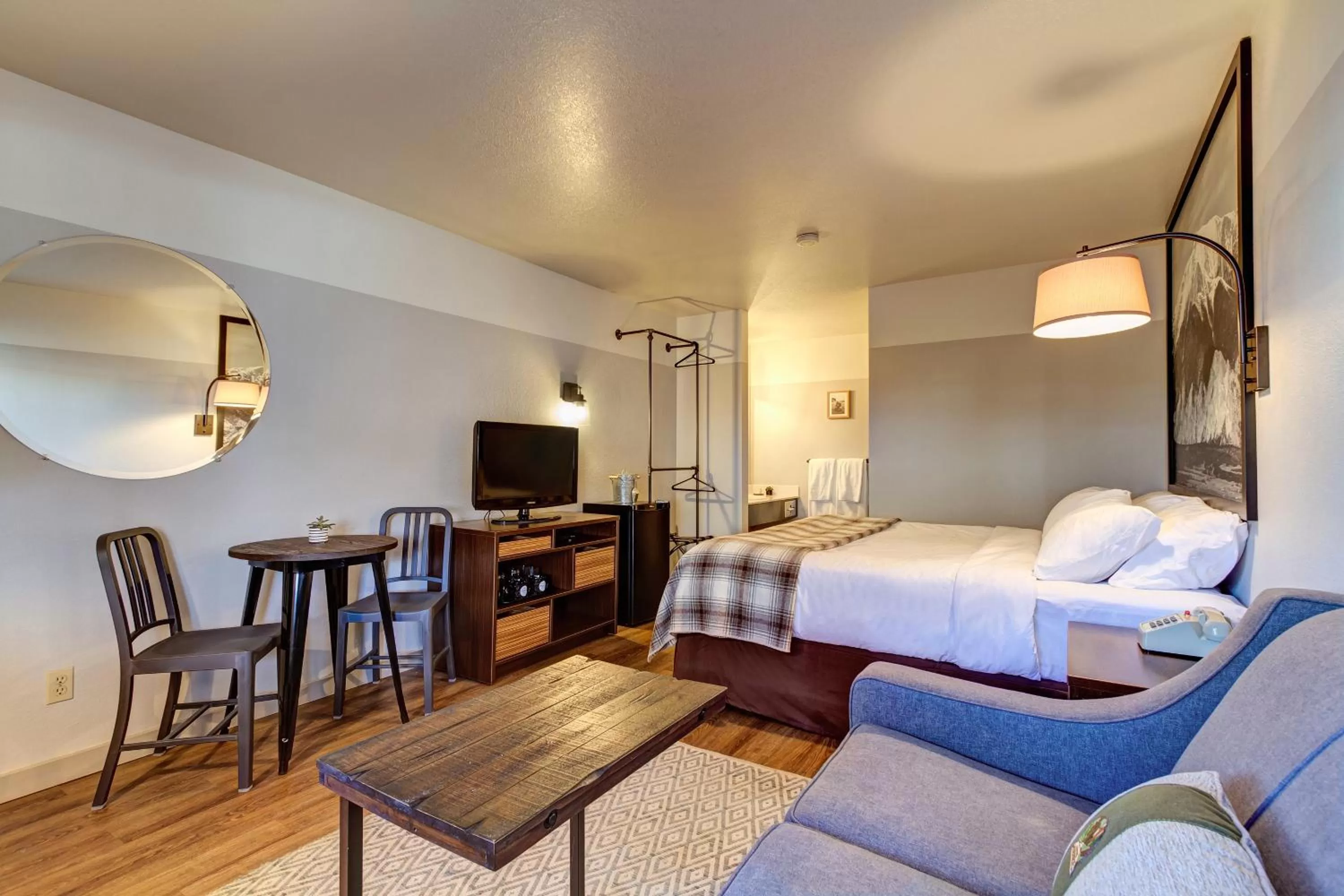 Salida King in Loyal Duke Lodge