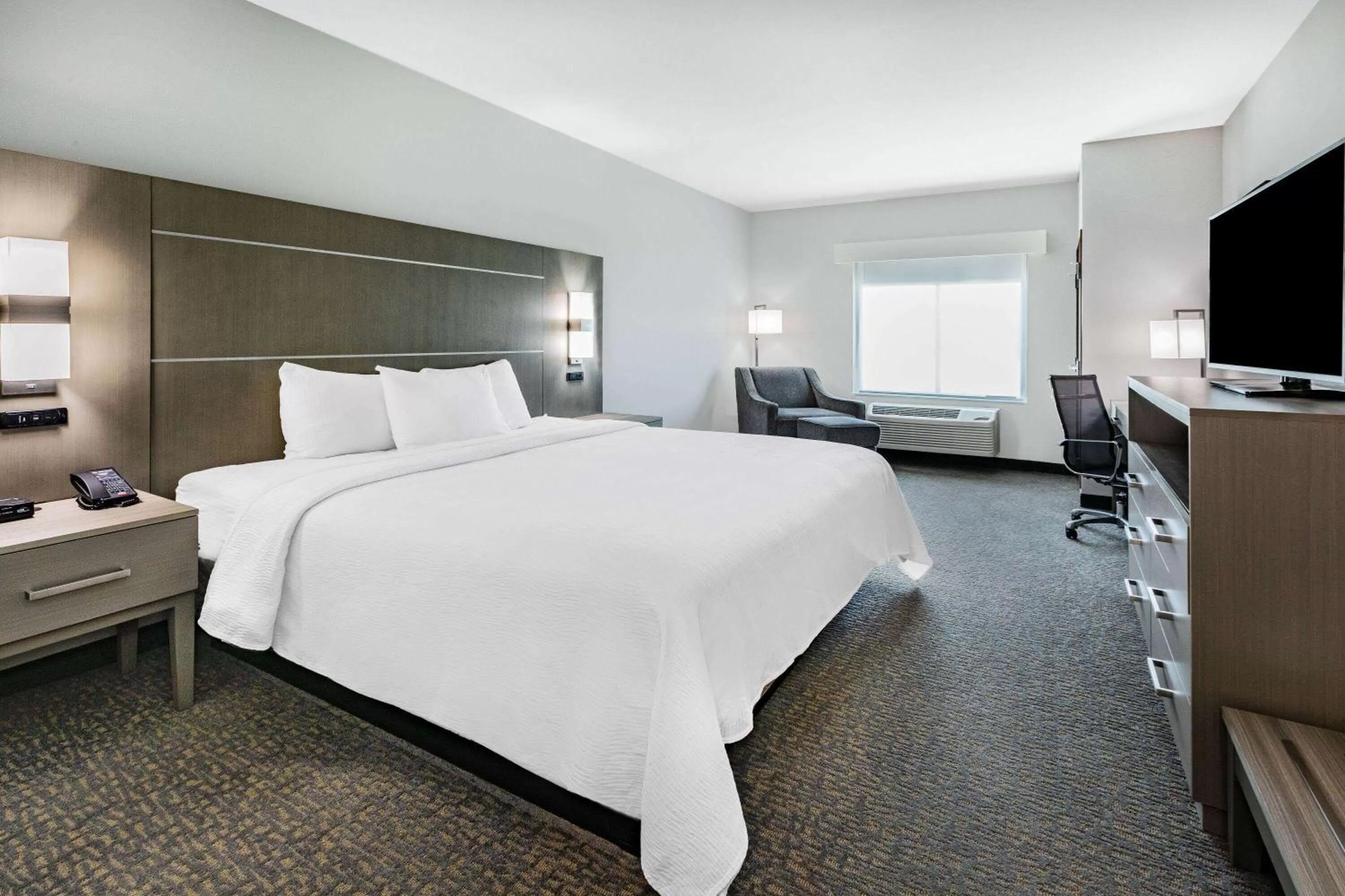 King Room - Non-Smoking in La Quinta Inn & Suites by Wyndham Jackson-Cape Girardeau