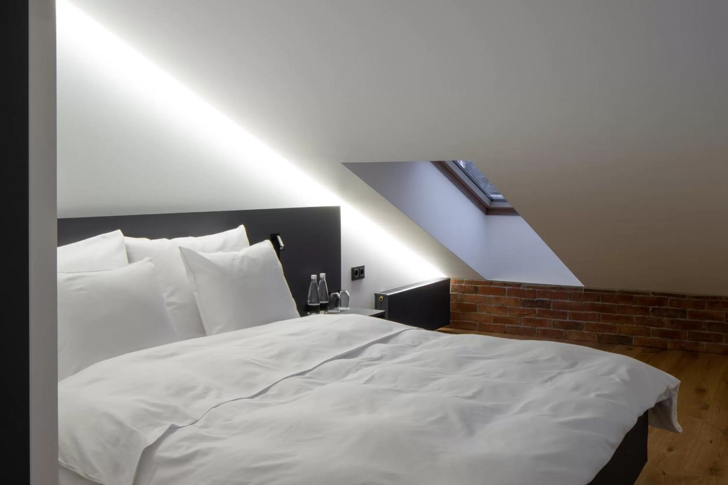 Small Double Room in Dunten Hotel