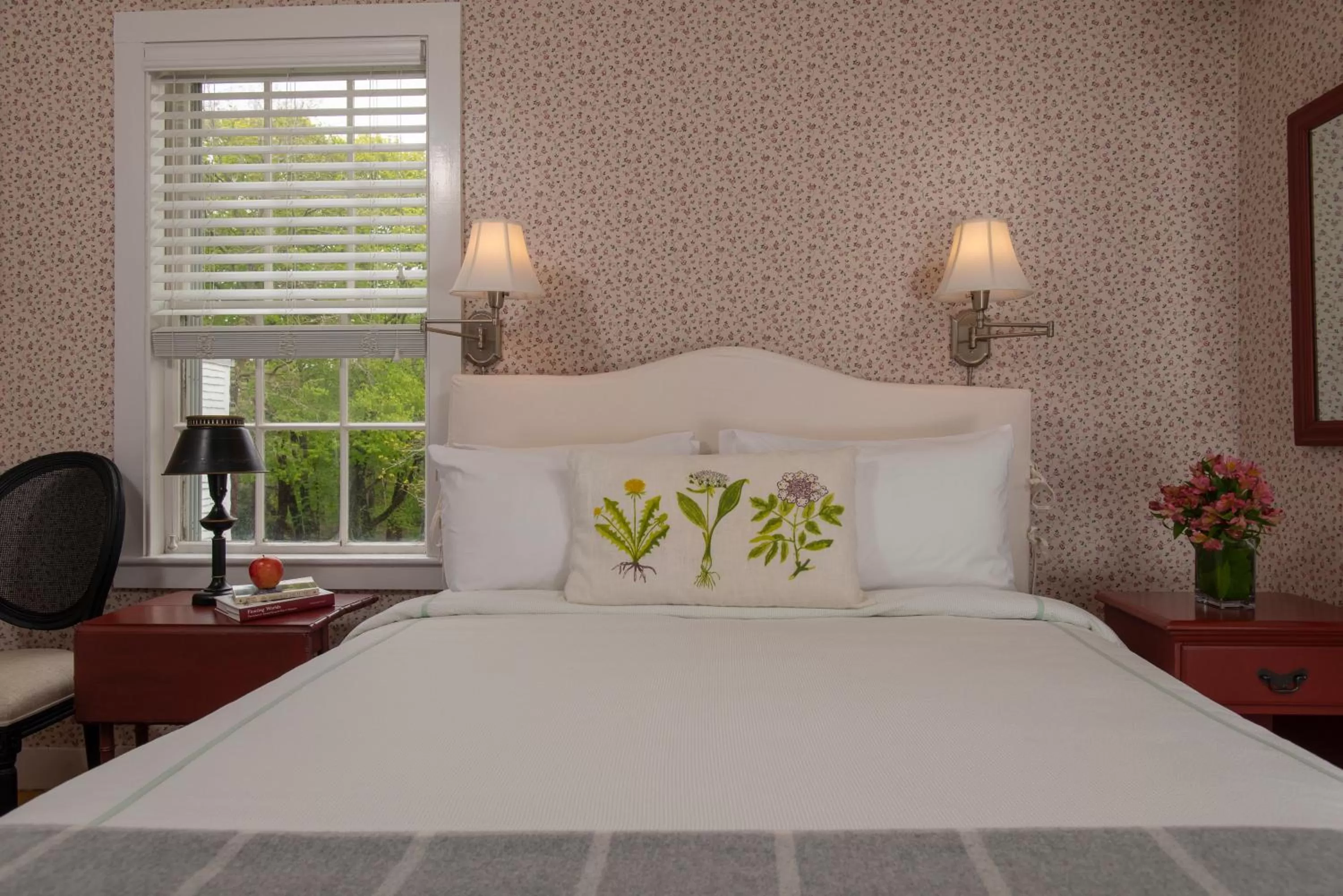 Queen Room (Maximum 2 guests, Including Children) in Village Inn