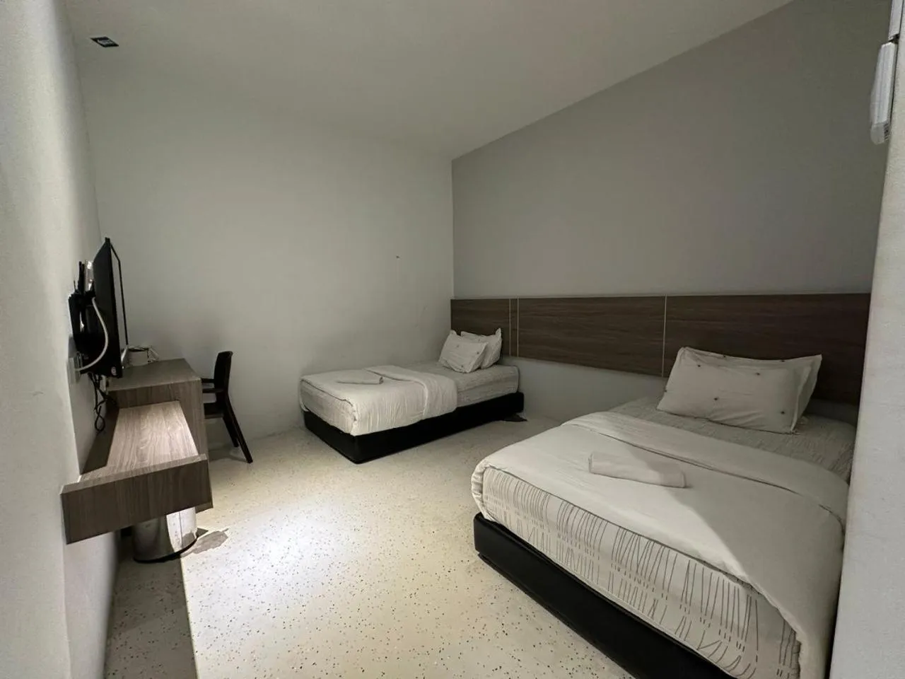 Deluxe Twin Room in WF Motel