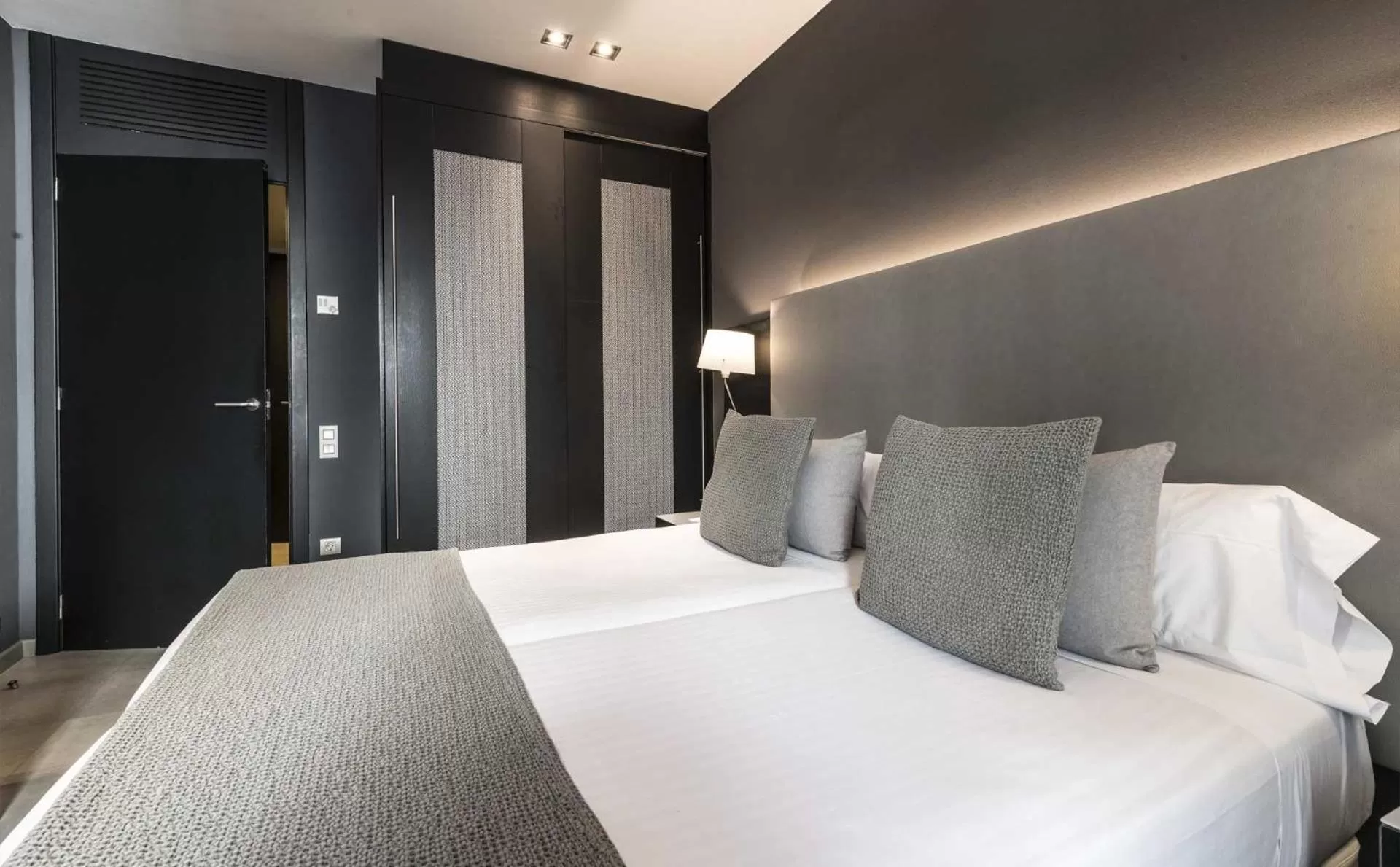 Classic Double or Twin Room with City View in Hotel Actual