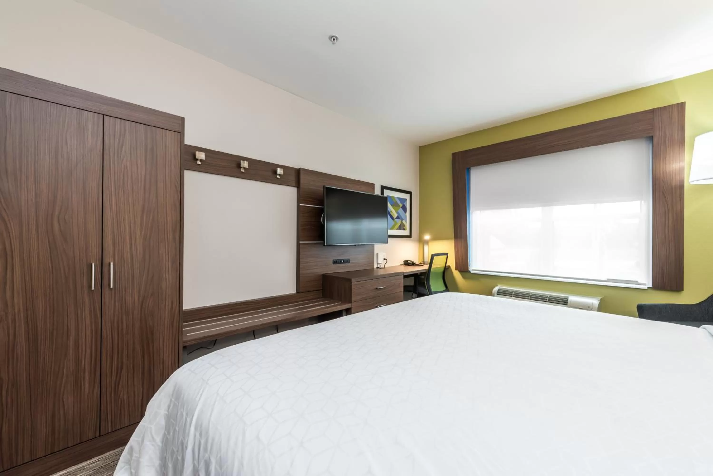 King Room - Mobility Access/Hearing Accessible in Holiday Inn Express Hotel & Suites Lagrange I-85 by IHG