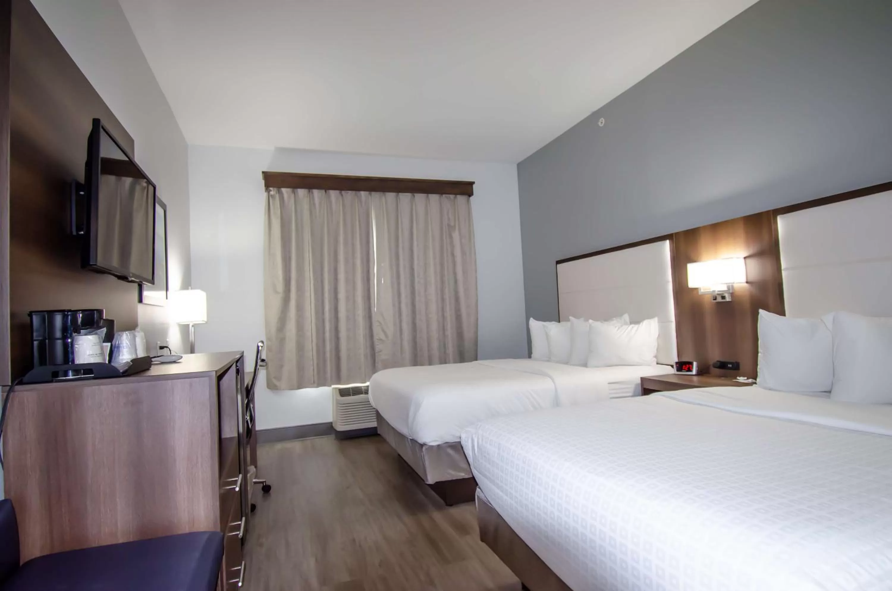 Queen Room with Two Queen Beds and Bath Tub - Mobility Access/Non-Smoking in Best Western Plus First Coast Inn and Suites