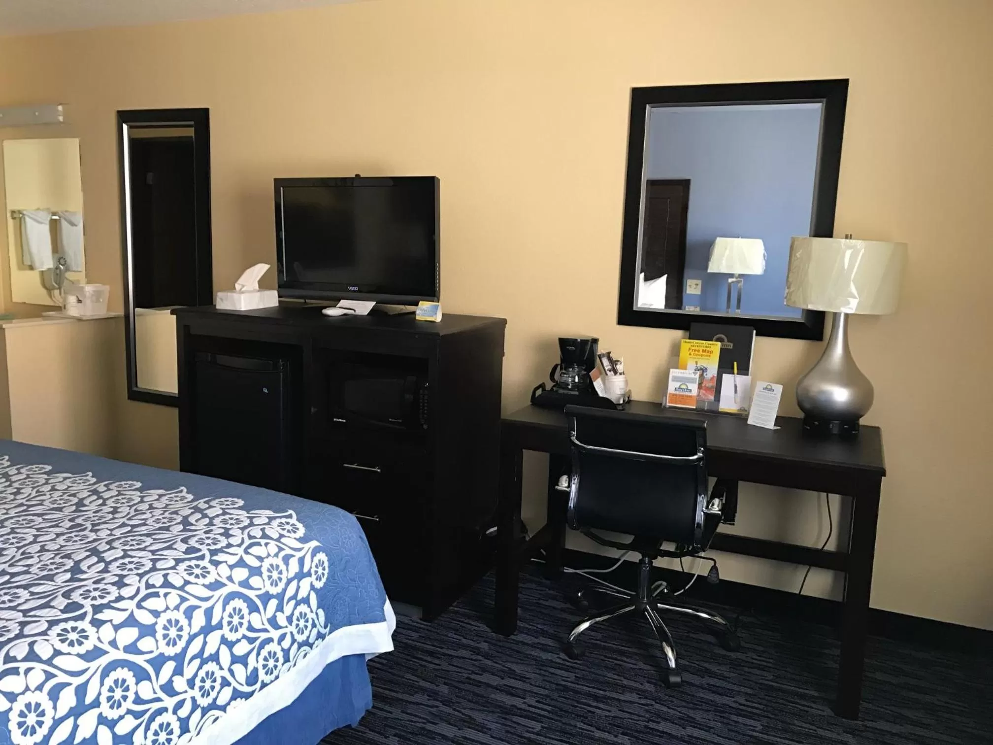 Queen Suite - Non-Smoking in Days Inn by Wyndham Moab