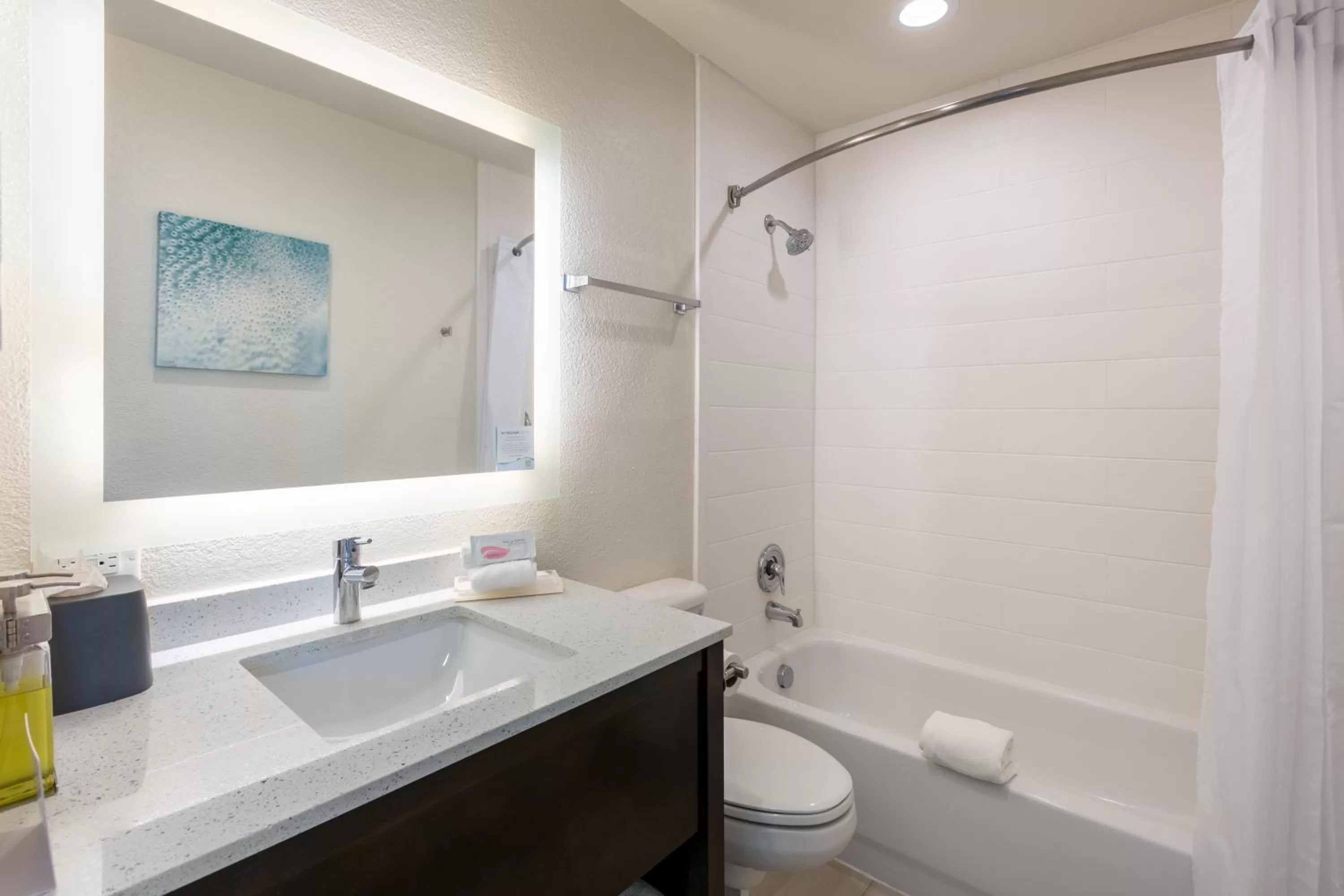 Suite With One King Bed and Balcony - Non-Smoking/City View in Wyndham Corpus Christi Resort North Padre Island