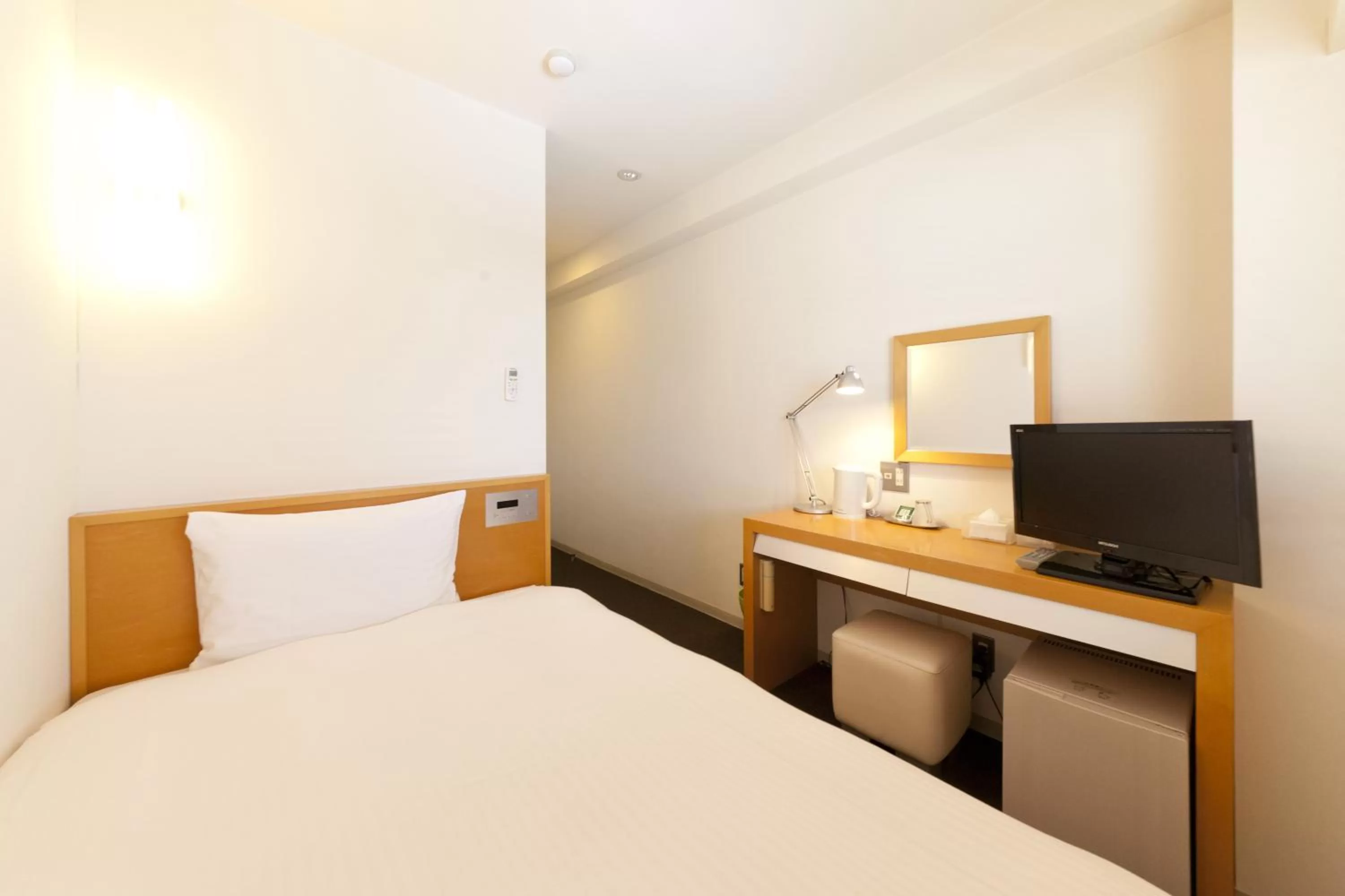 Single Room - Non-Smoking in 7 Days Hotel