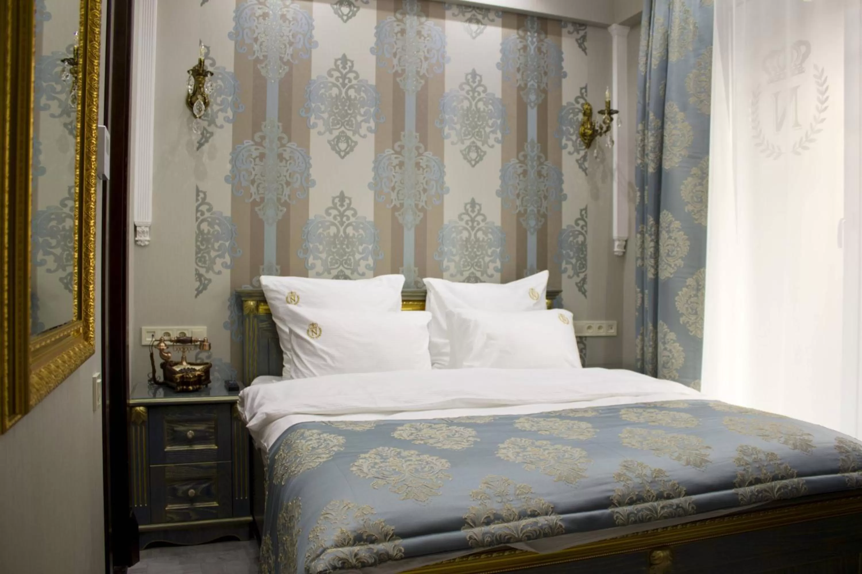 Single Room with a Big Bed in Neapol Boutique Hotel