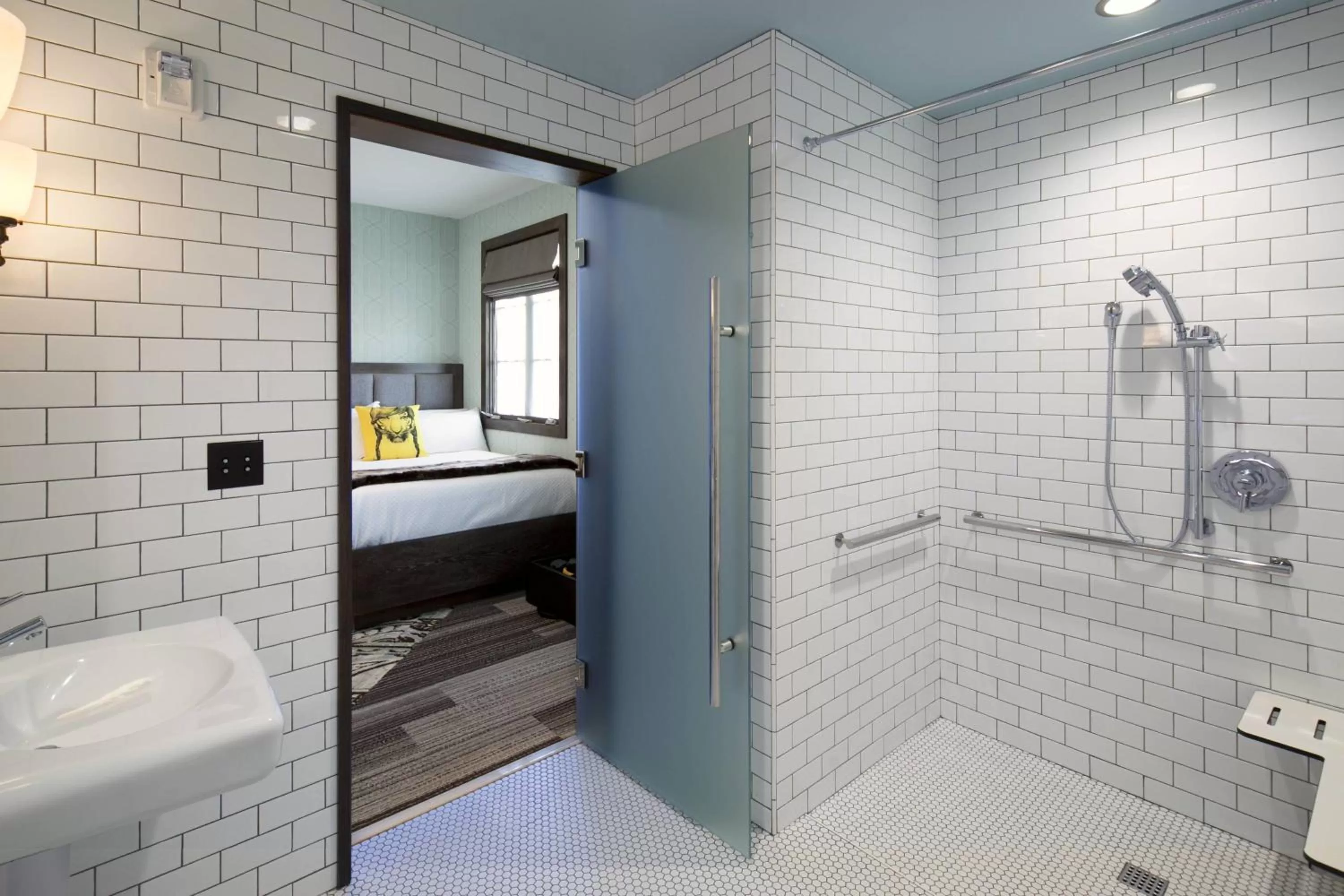 Bathroom in The Waterman