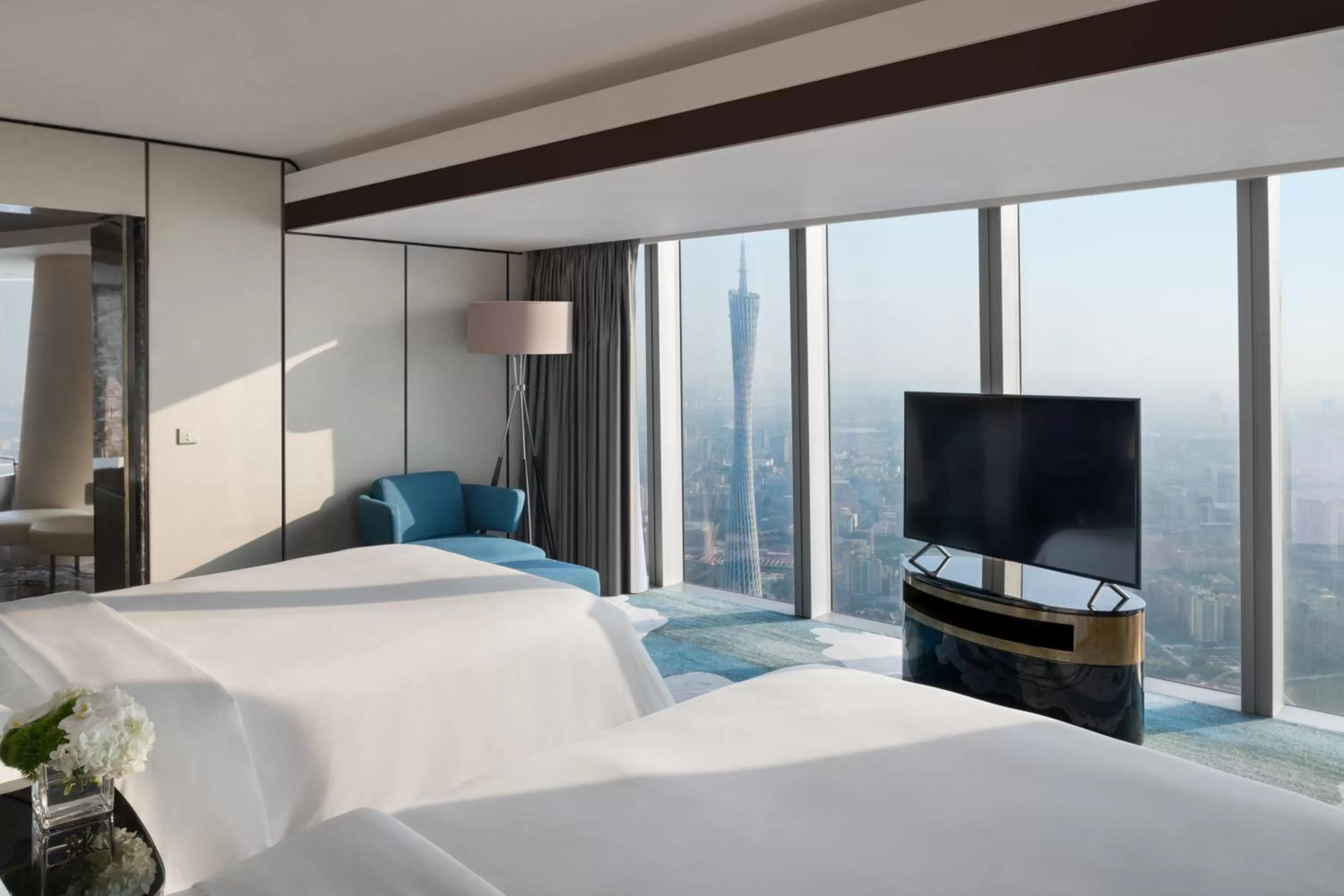 Deluxe Twin Suite with Canton Tower View in Four Seasons Hotel Guangzhou