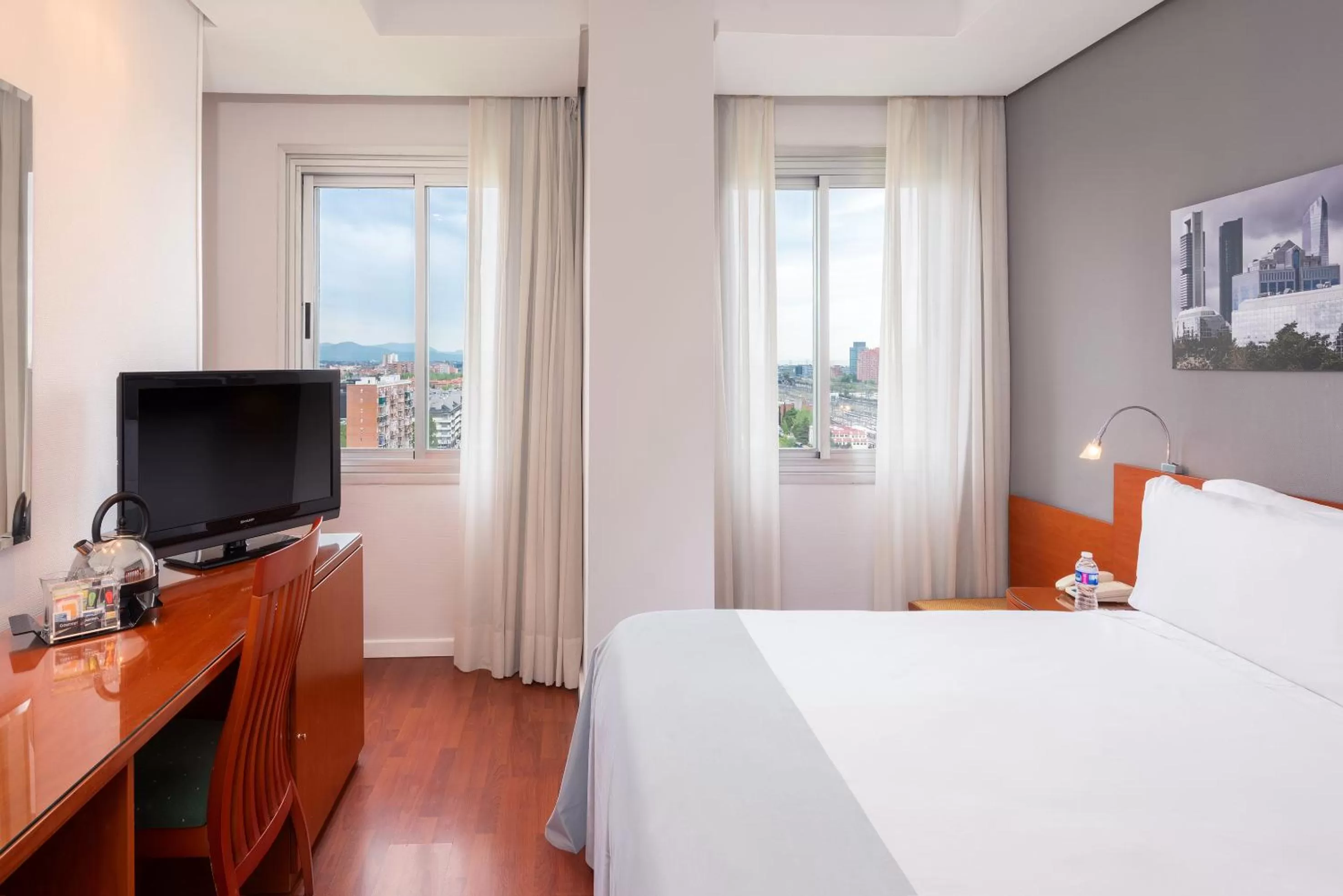 Premium Double Room - single occupancy in Hotel Madrid Chamartín, Affiliated by Meliá