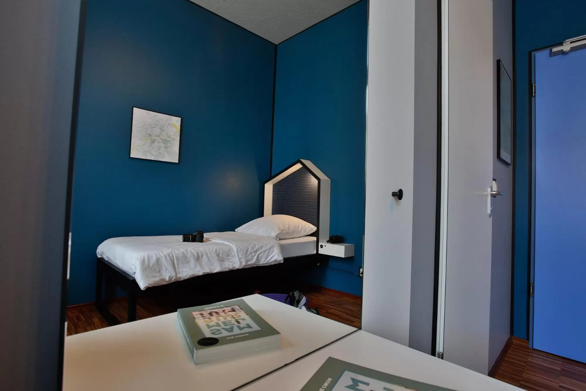 Single Room with Private Bathroom in The Circus Hostel